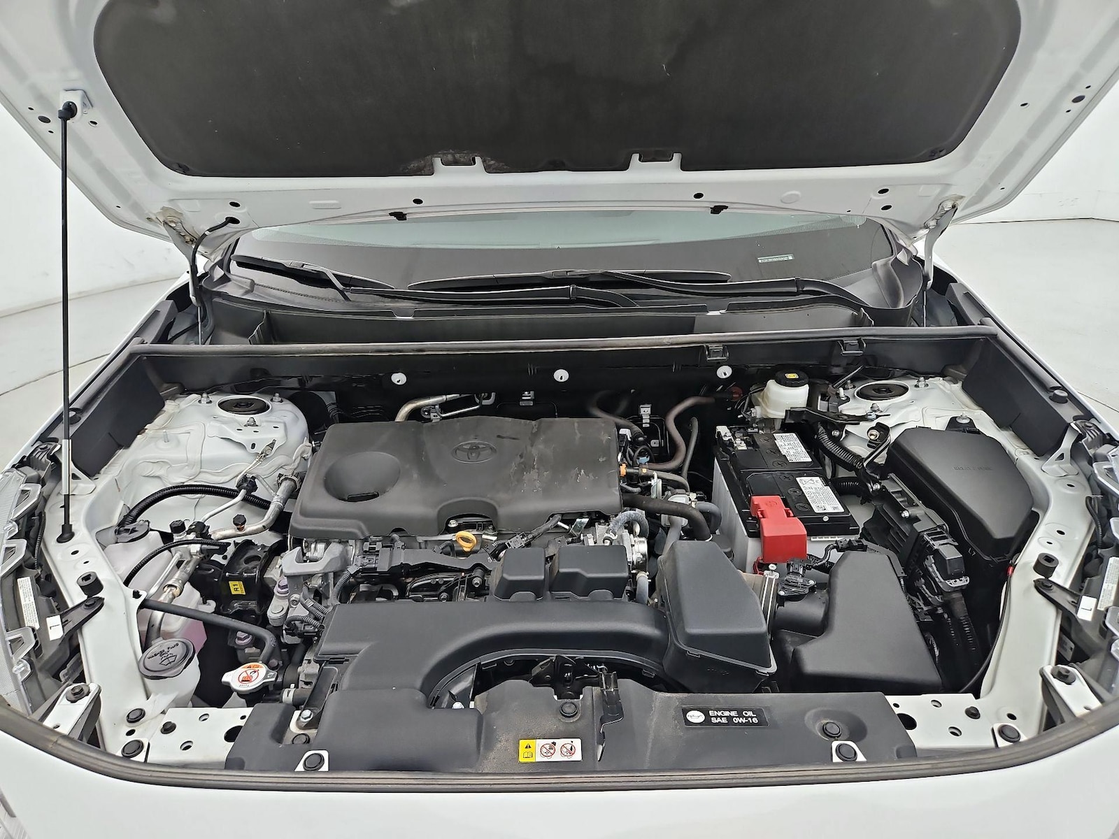 2025 Toyota RAV4 LE - Photo 23