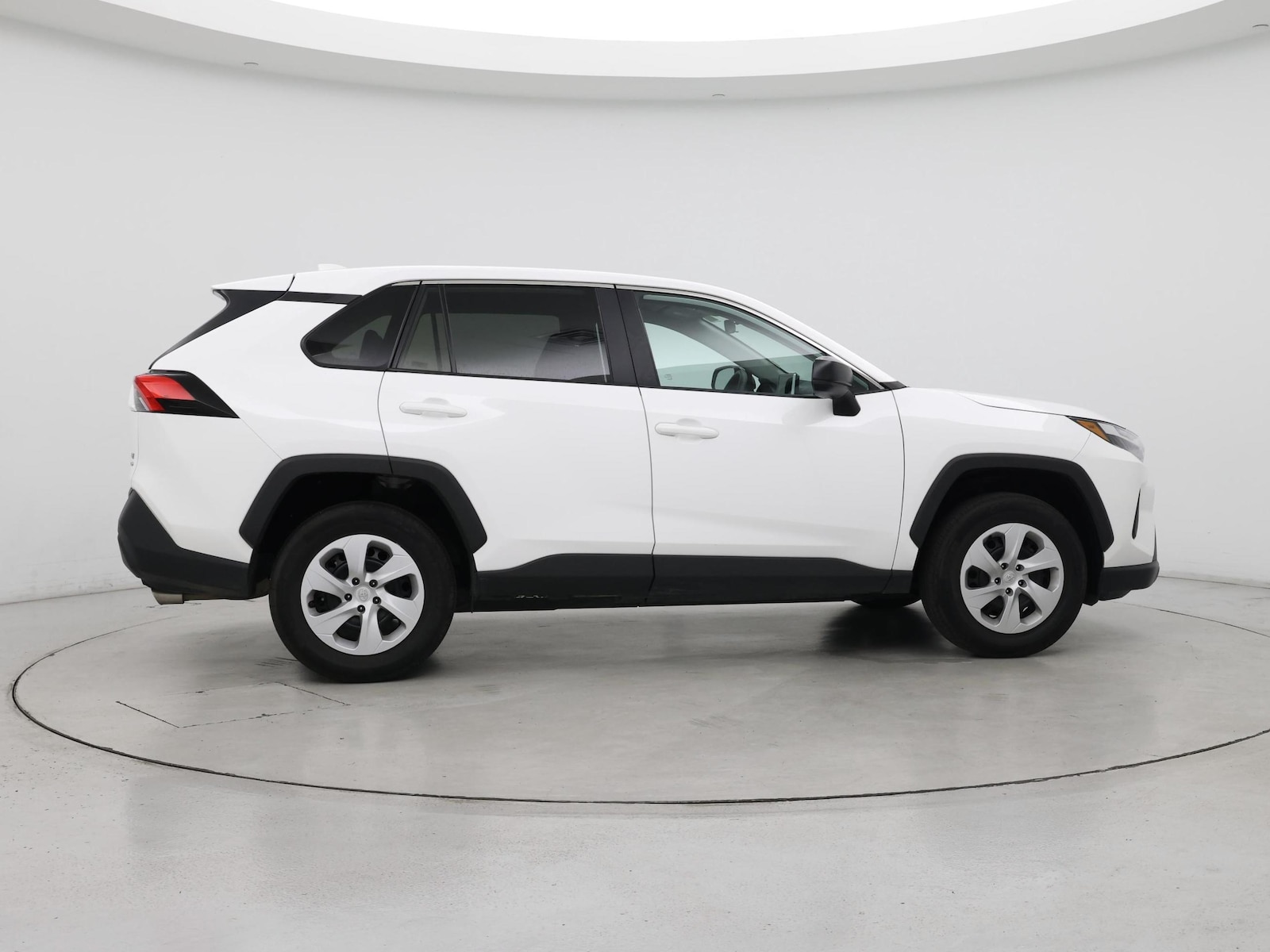 2025 Toyota RAV4 LE - Photo 8