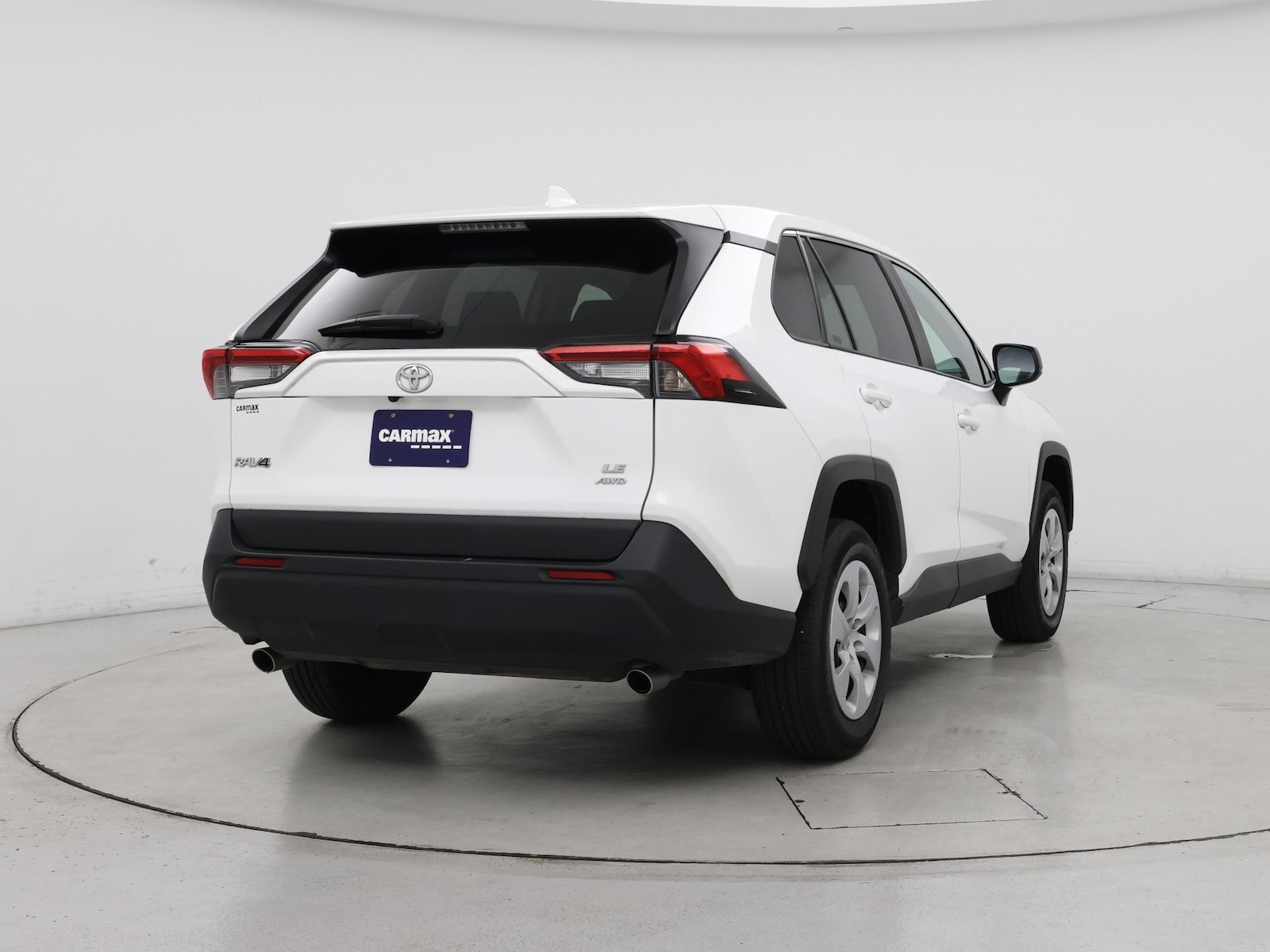 2025 Toyota RAV4 LE - Photo 9