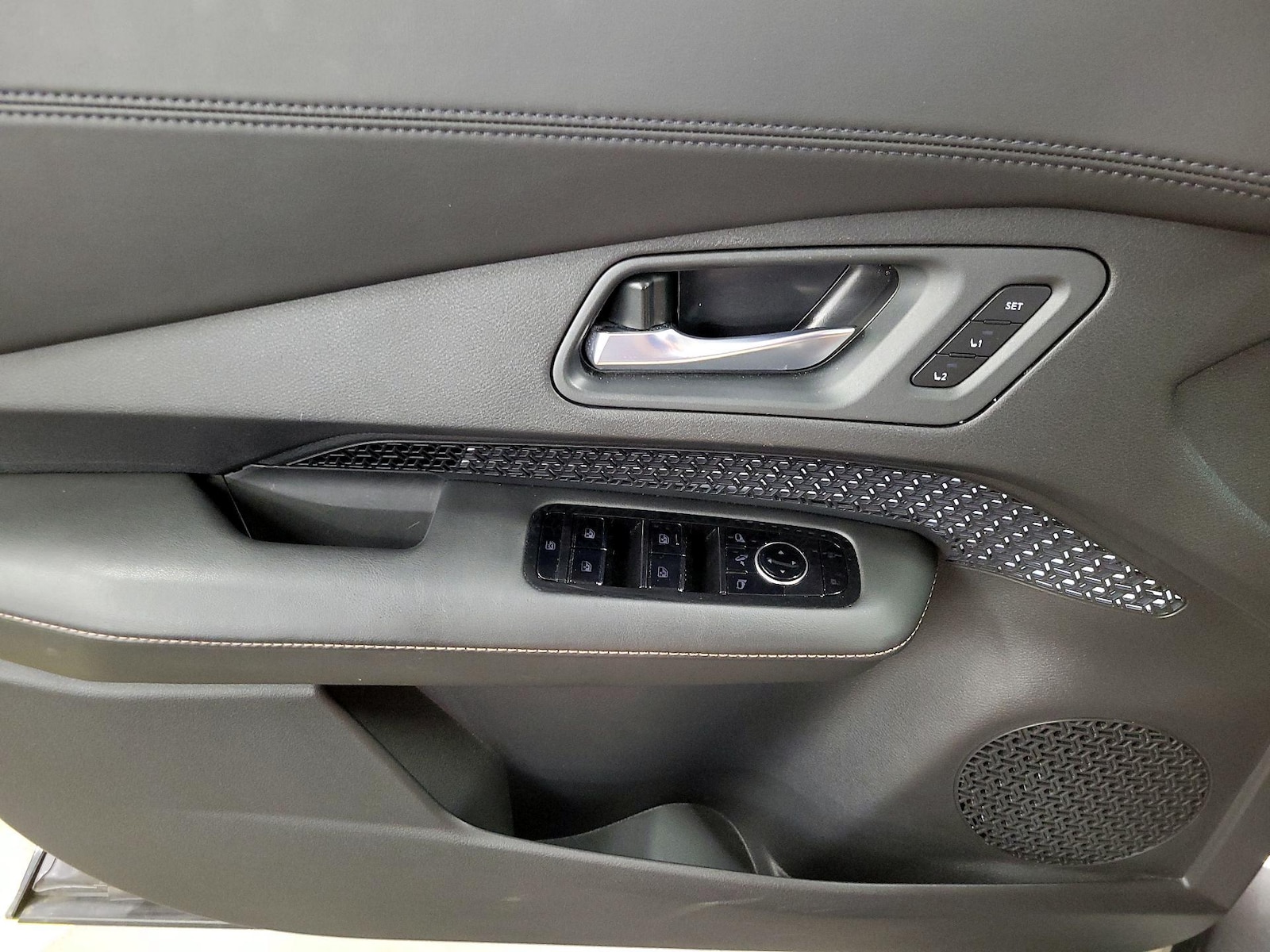 2024 Nissan ARIYA Engage - Photo 13