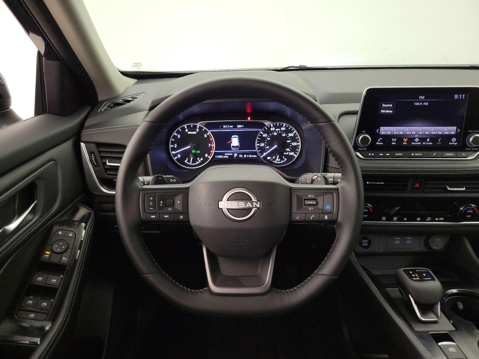 2025 Nissan Rogue SV - Photo 11