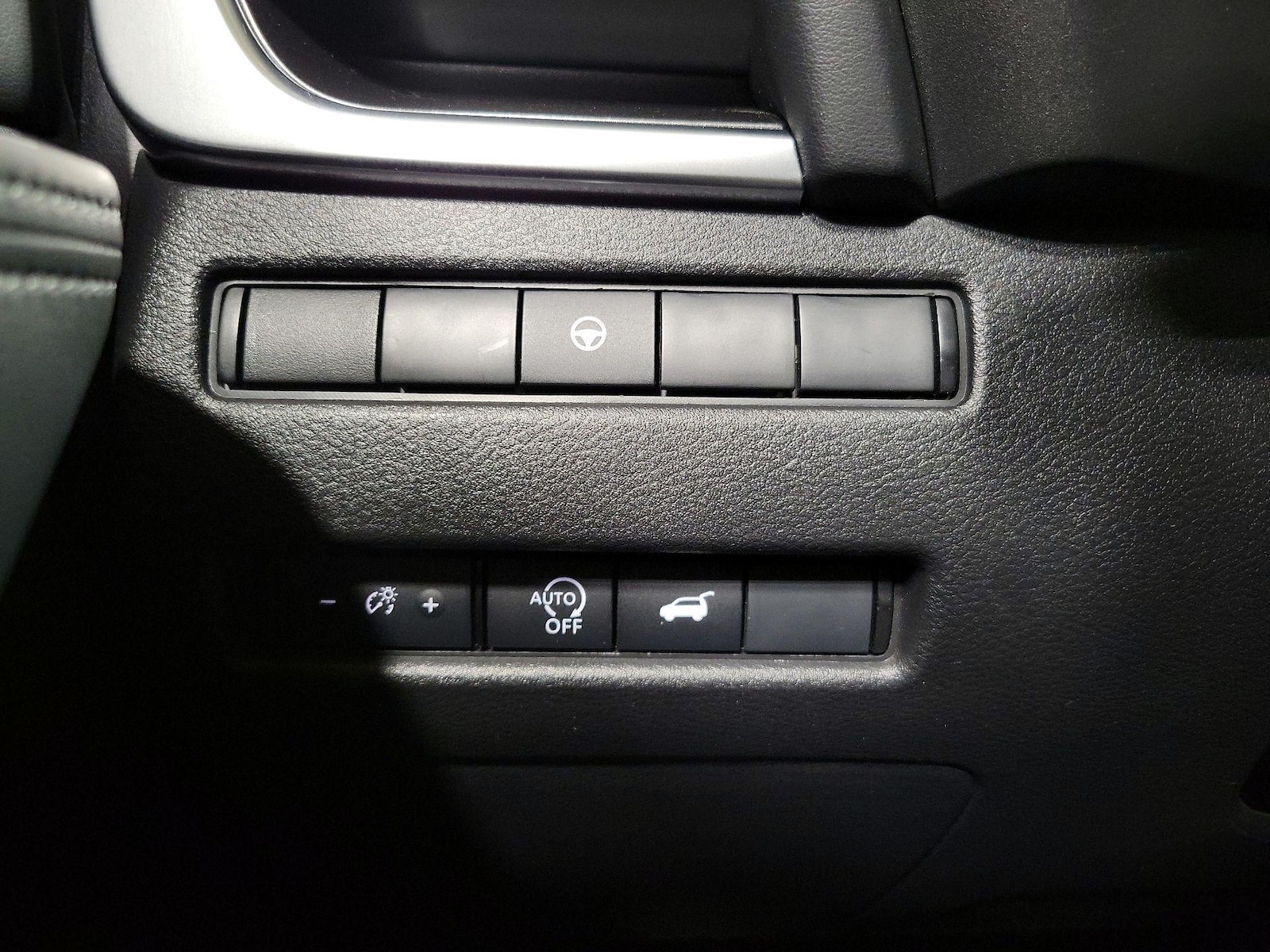 2025 Nissan Rogue SV - Photo 14
