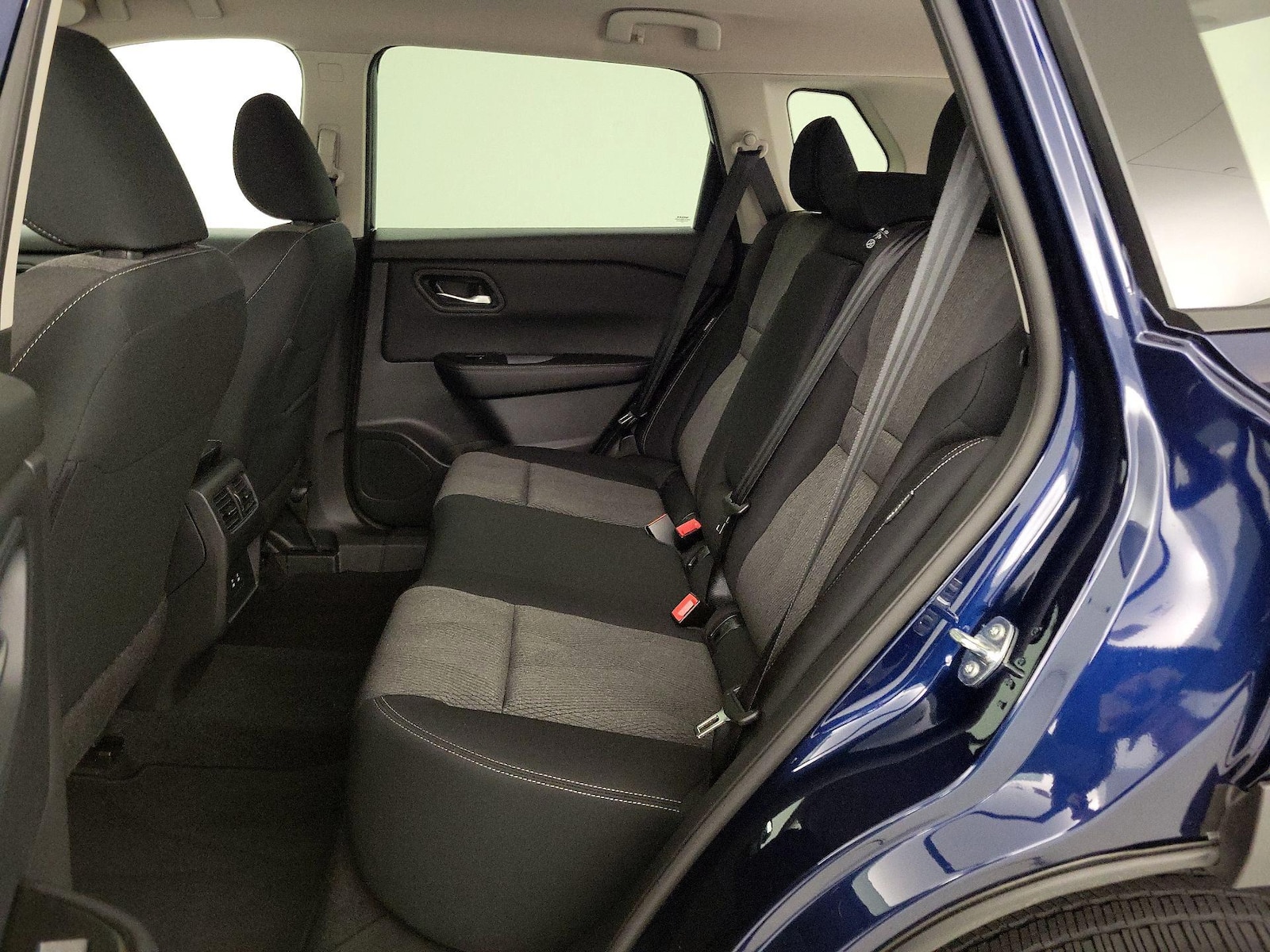 2025 Nissan Rogue SV - Photo 19