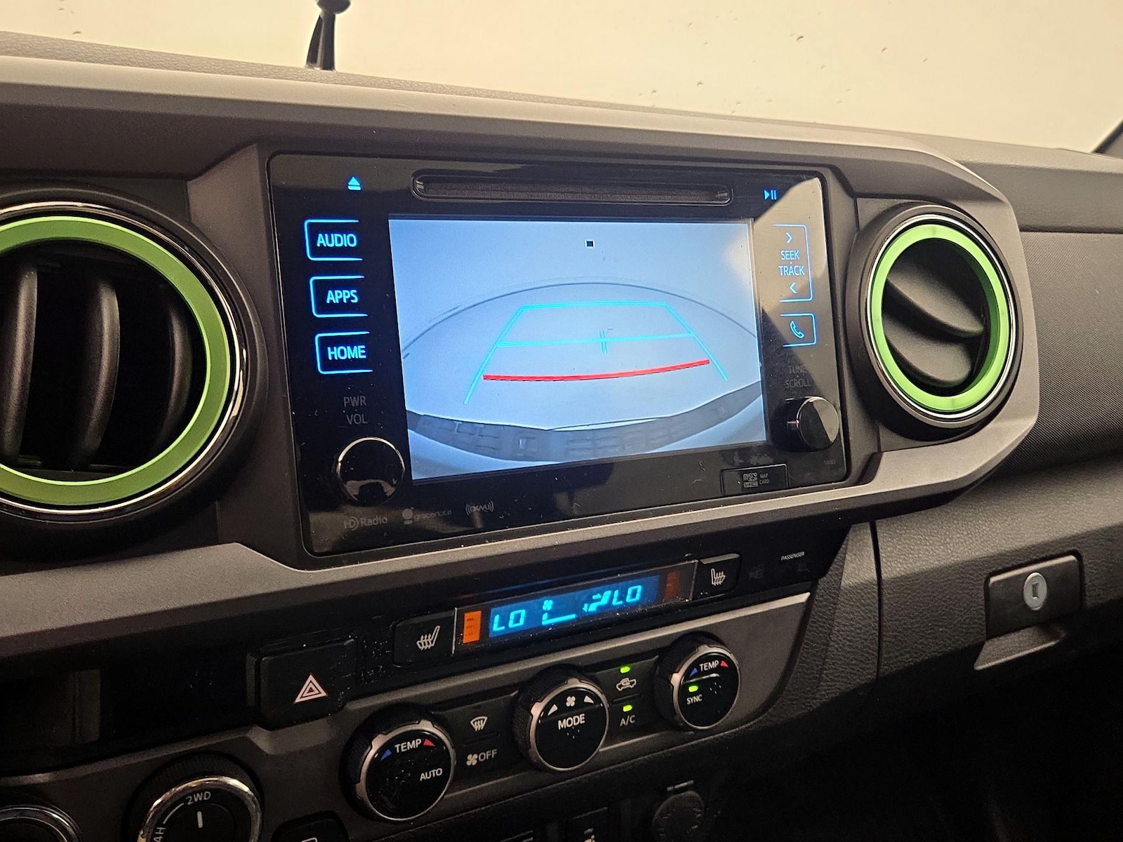 2016 Toyota Tacoma TRD Sport - Photo 16