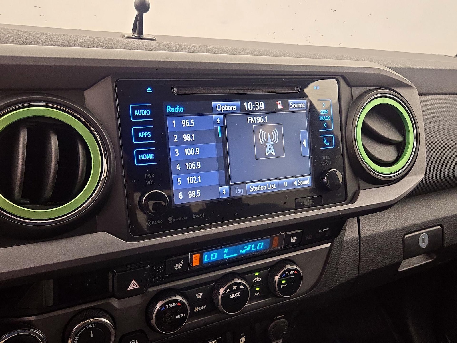 2016 Toyota Tacoma TRD Sport - Photo 17