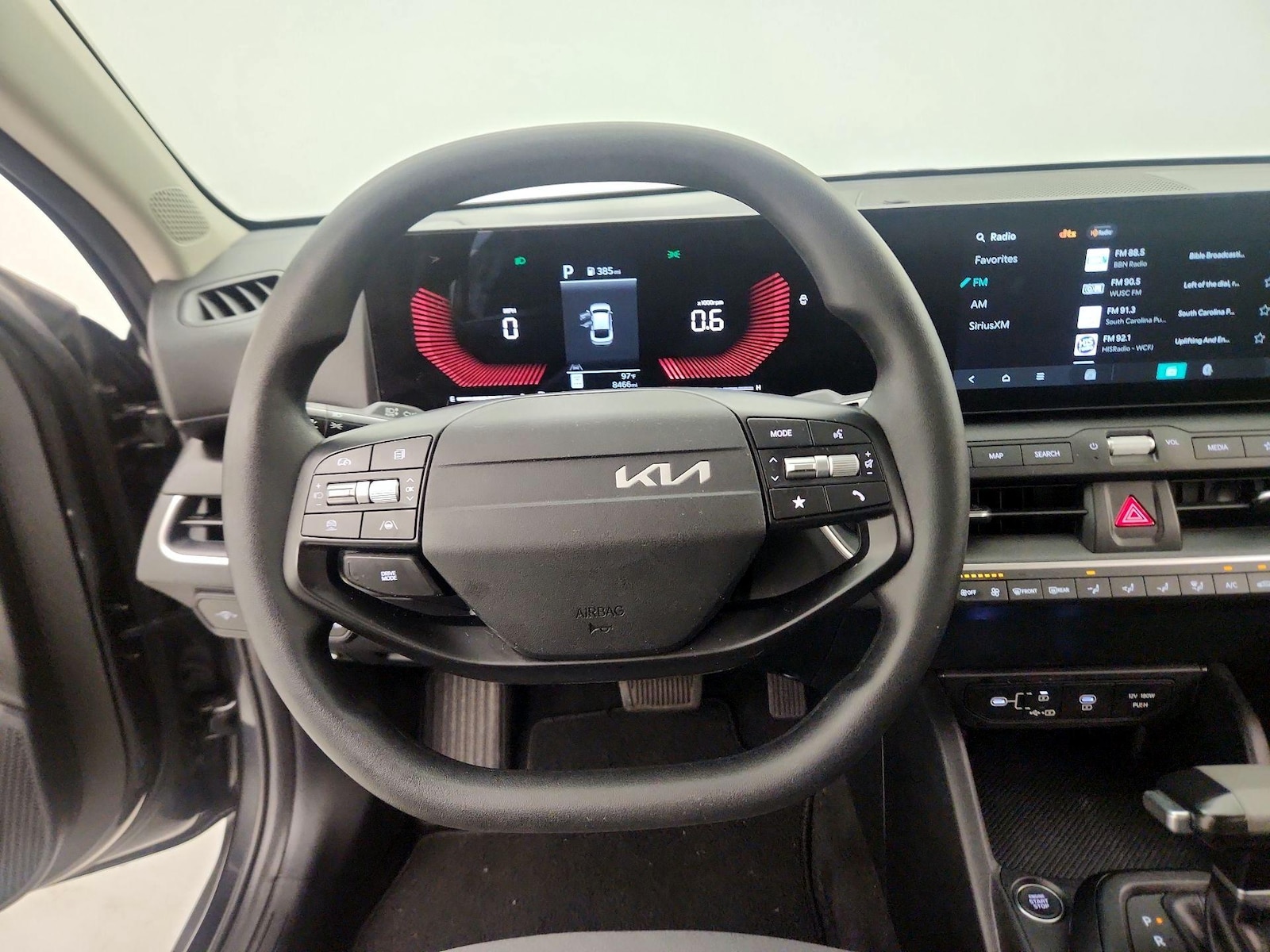 2025 Kia K4 LXS - Photo 11
