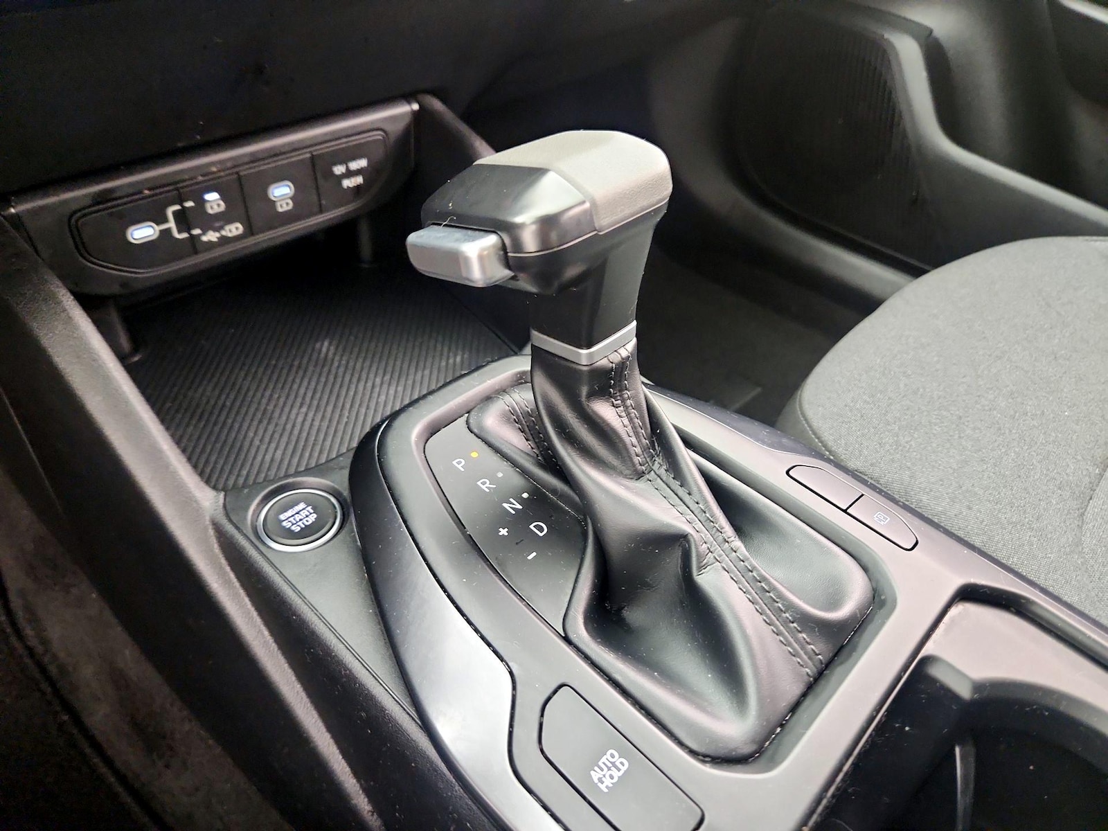 2025 Kia K4 LXS - Photo 18