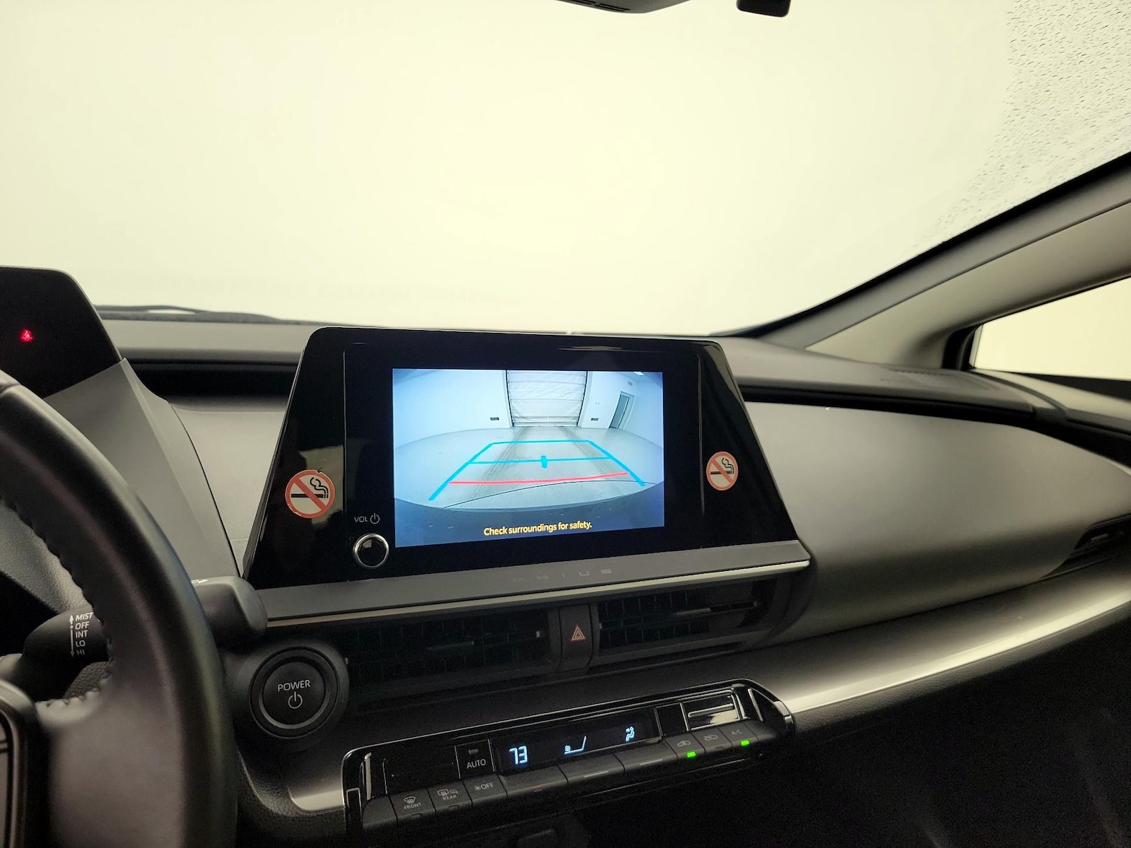 2024 Toyota Prius LE - Photo 15