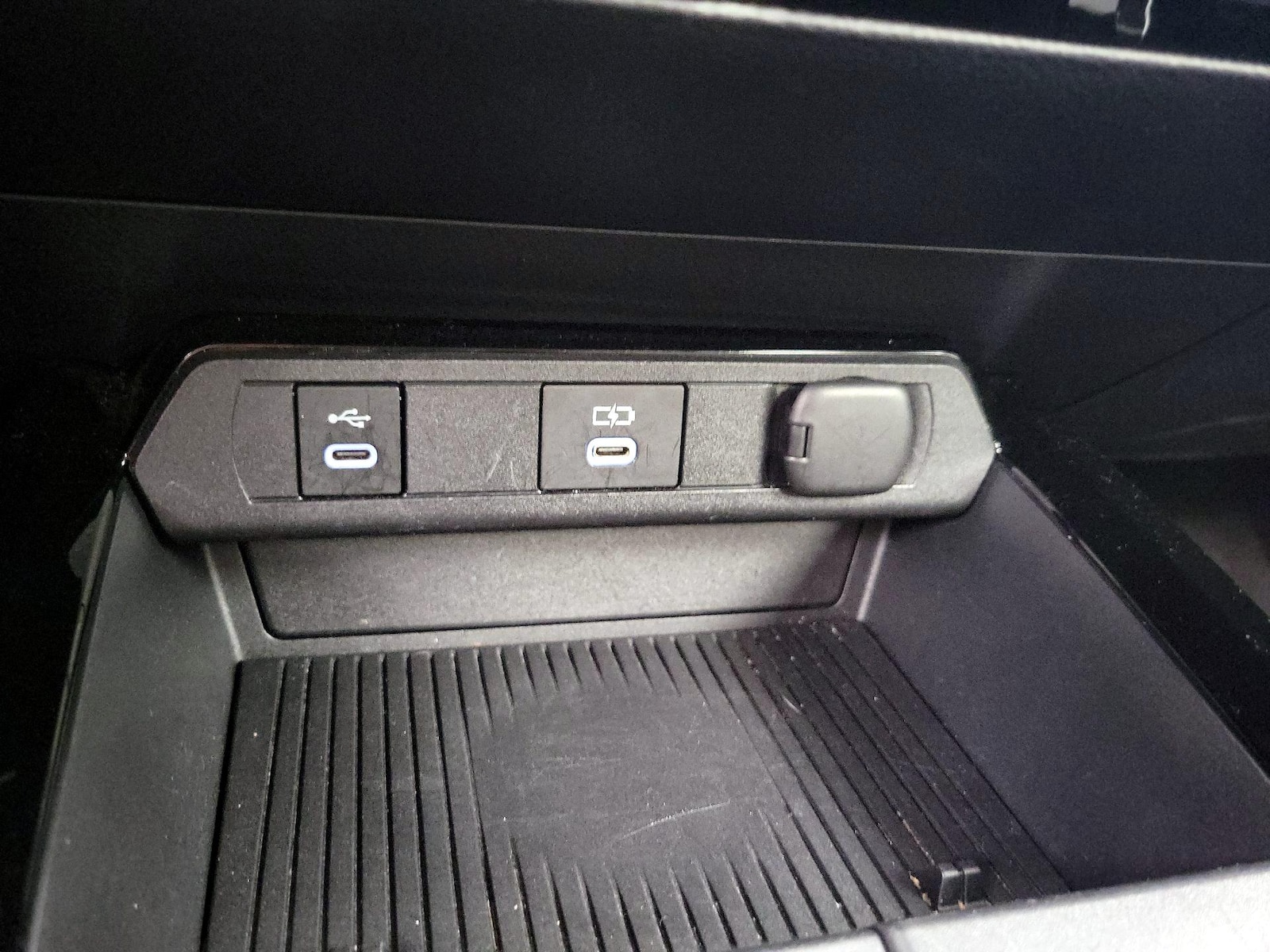 2024 Toyota Prius LE - Photo 19