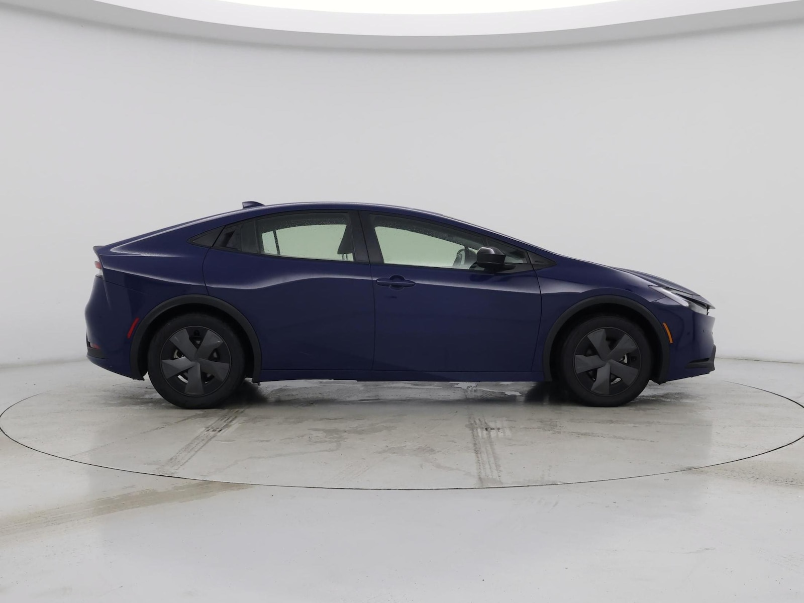 2024 Toyota Prius LE - Photo 8