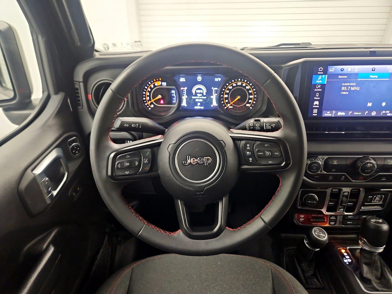 2025 Jeep Wrangler 4-Door Rubicon - Photo 11
