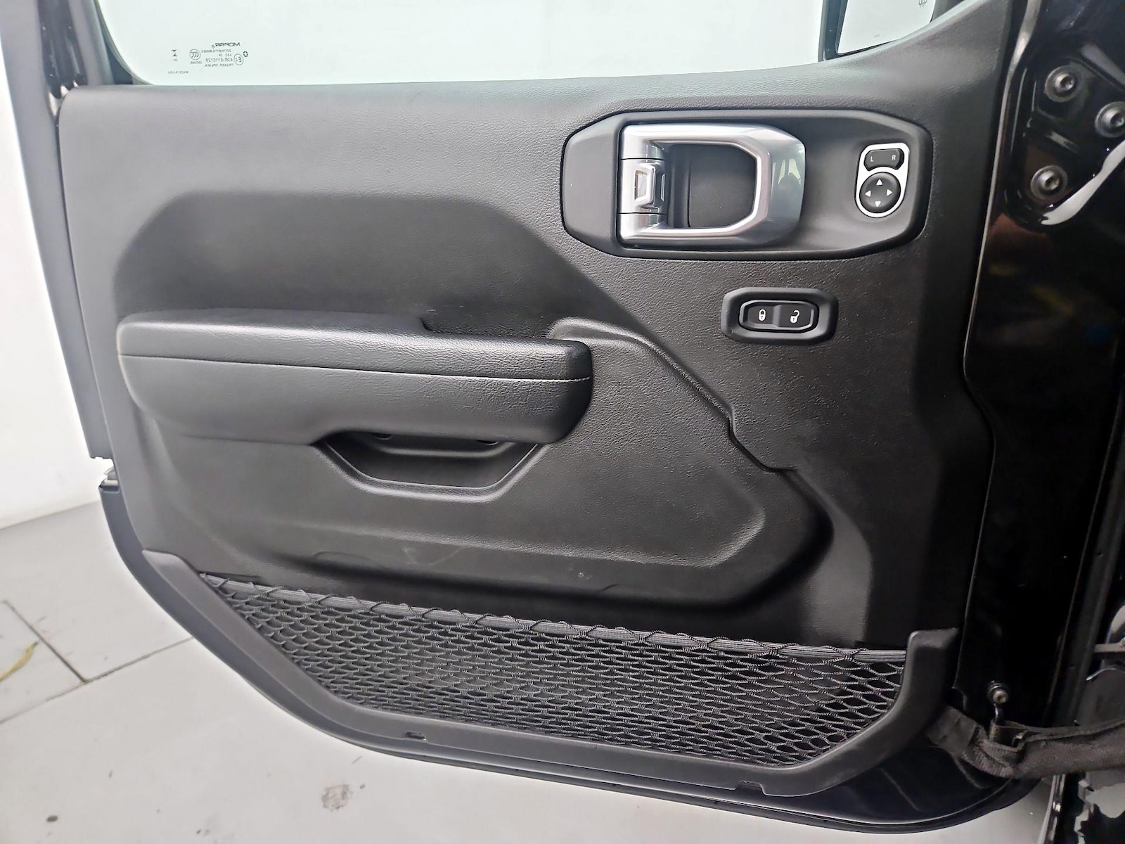 2025 Jeep Wrangler 4-Door Rubicon - Photo 13