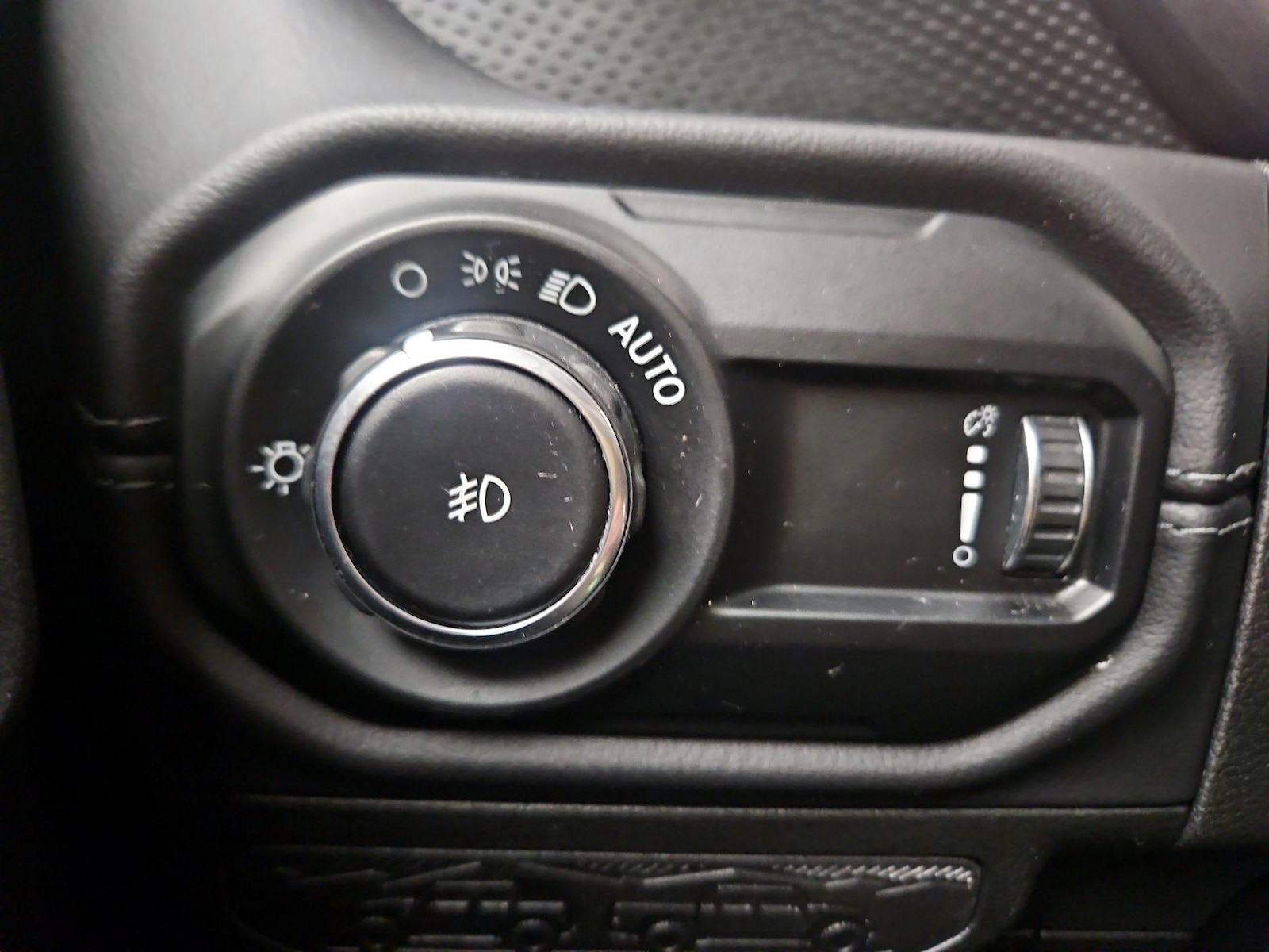 2025 Jeep Wrangler 4-Door Rubicon - Photo 14