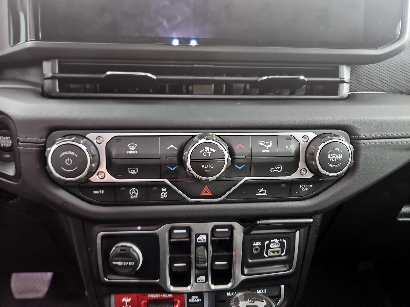 2025 Jeep Wrangler 4-Door Rubicon - Photo 17