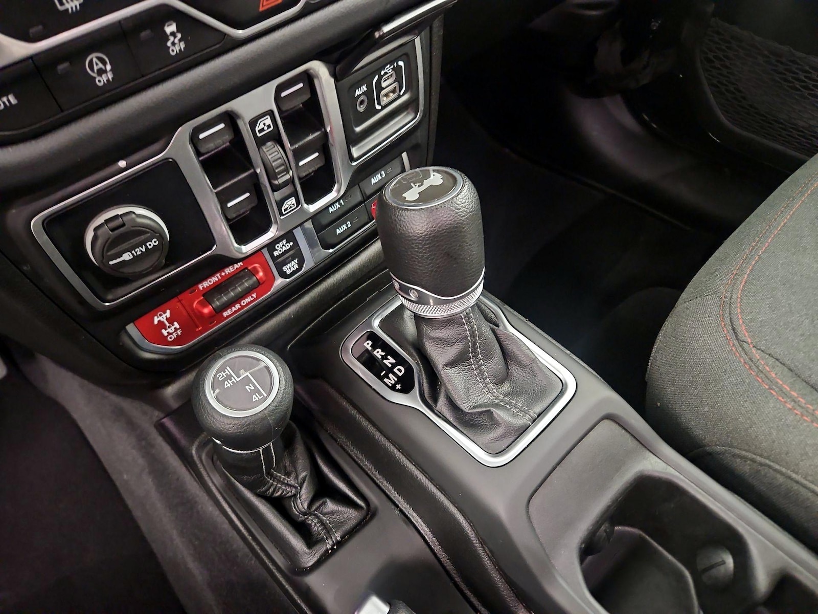 2025 Jeep Wrangler 4-Door Rubicon - Photo 18
