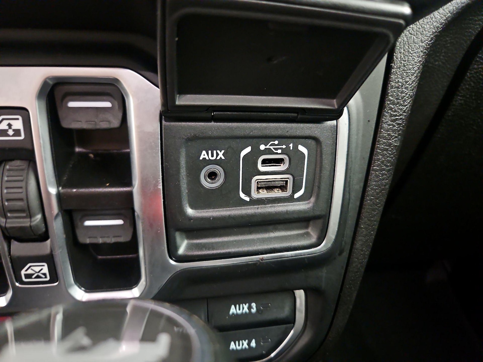 2025 Jeep Wrangler 4-Door Rubicon - Photo 19