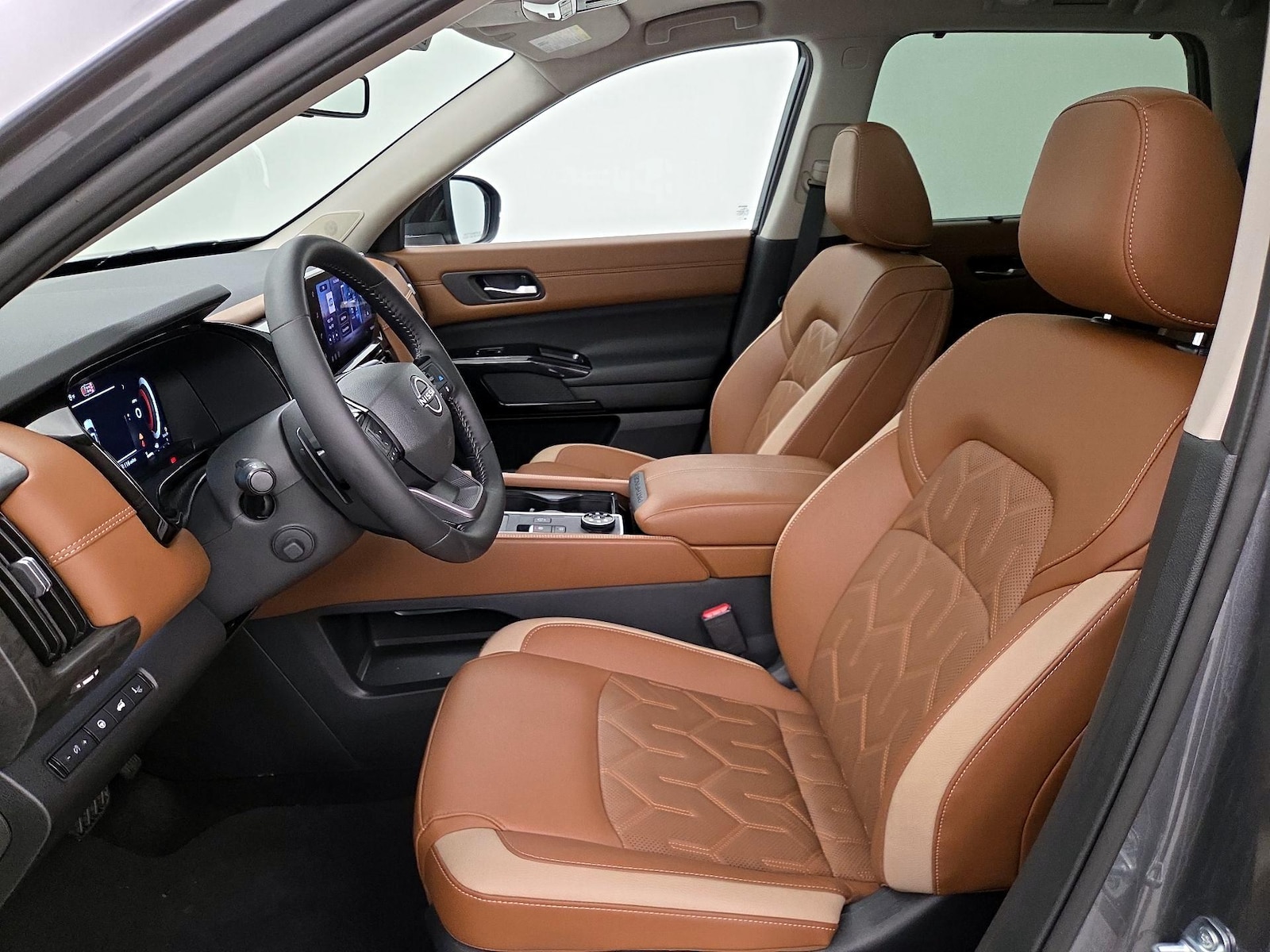 2026 Nissan Pathfinder Platinum - Photo 12