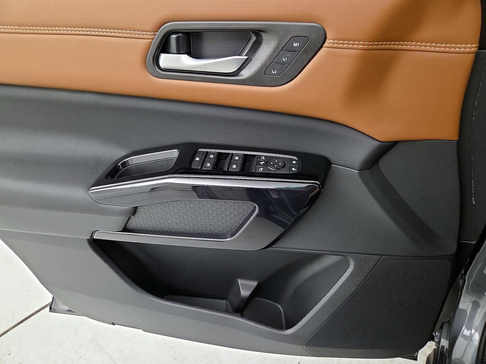 2026 Nissan Pathfinder Platinum - Photo 13