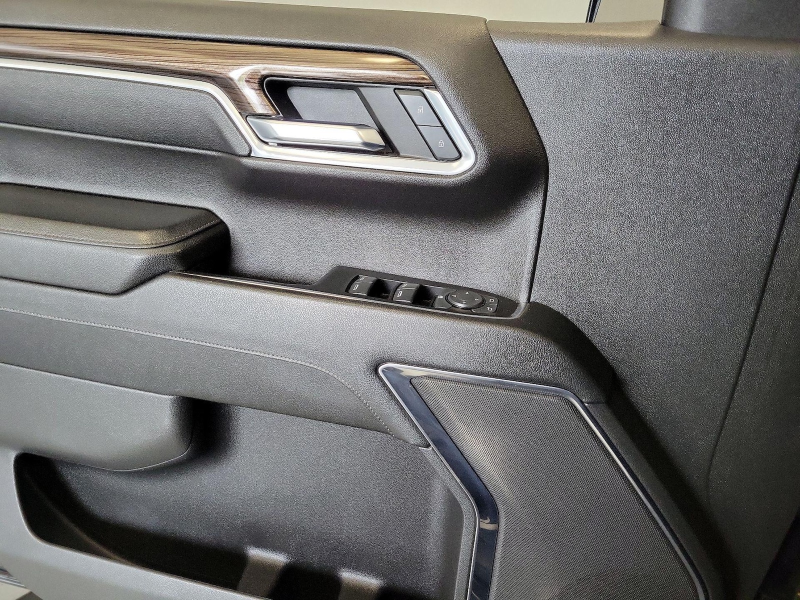 2023 Chevrolet Silverado 1500 LT - Photo 13