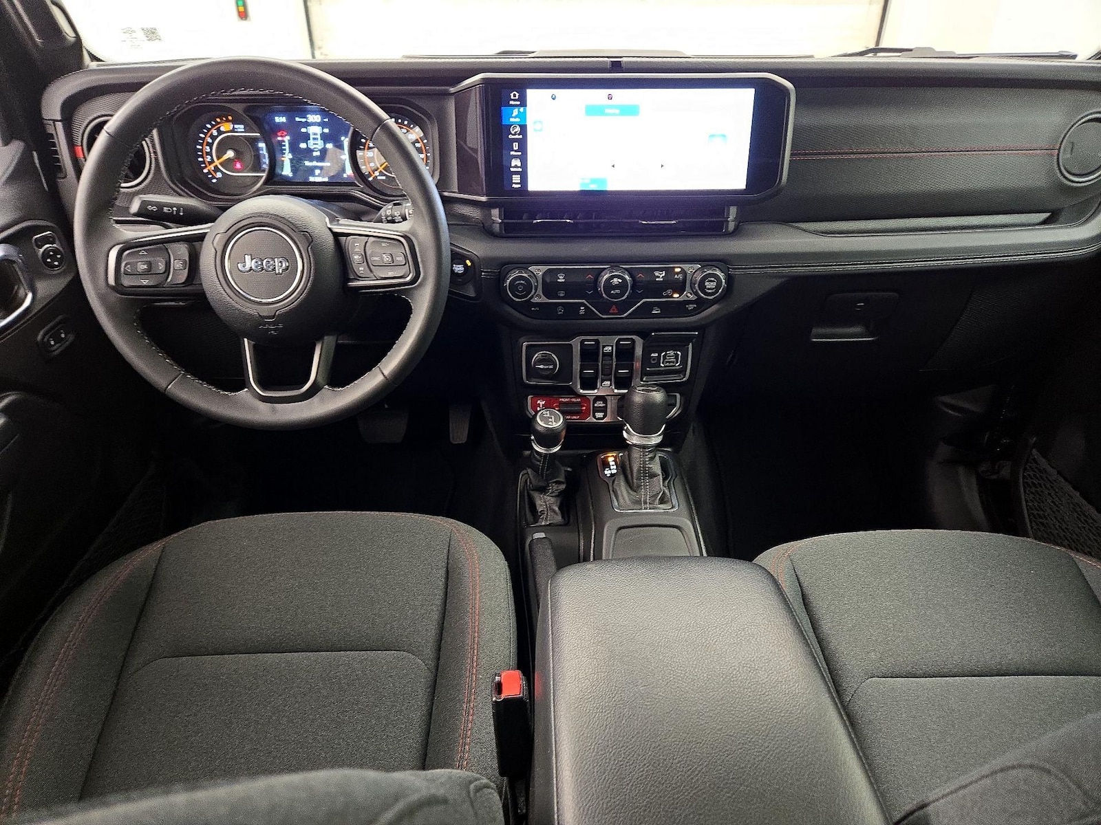 Apple CarPlay® & Android Auto™