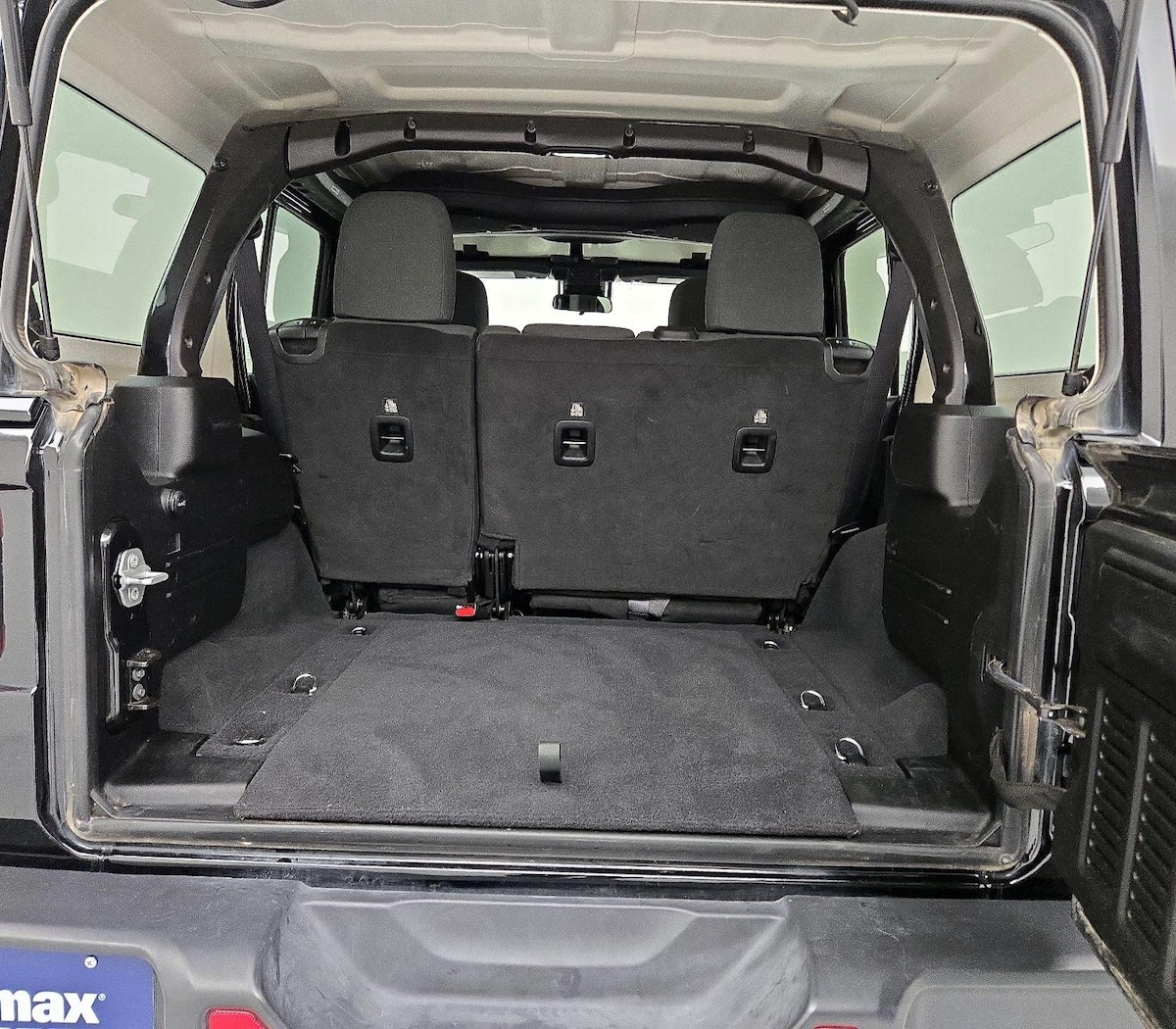 Trunk/Cargo (Seats Up)