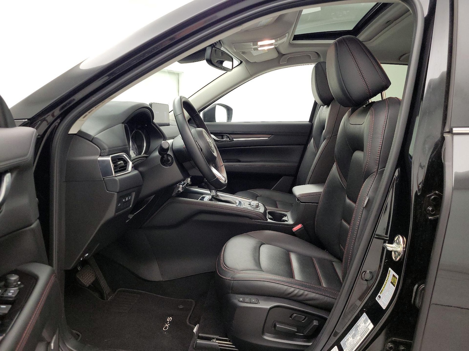 2025 Mazda CX-5 S Carbon Edition - Photo 12