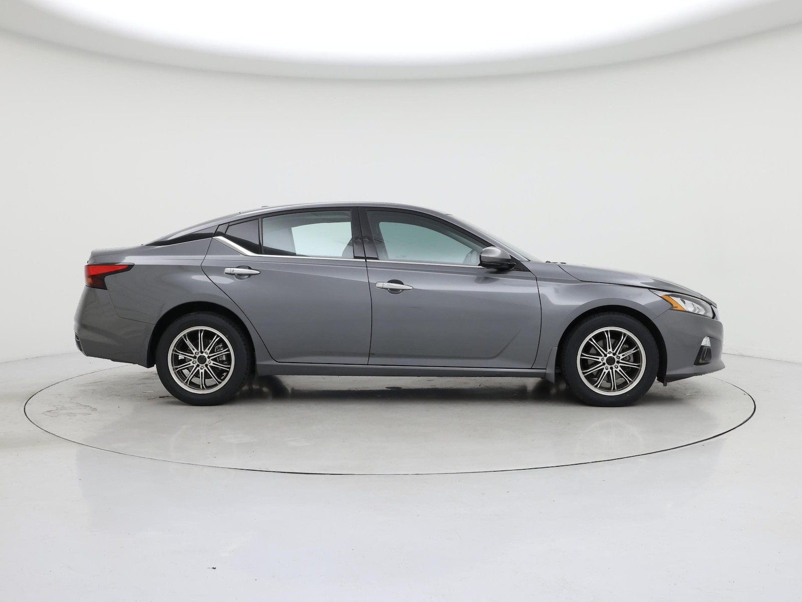 2020 Nissan Altima SV - Photo 8