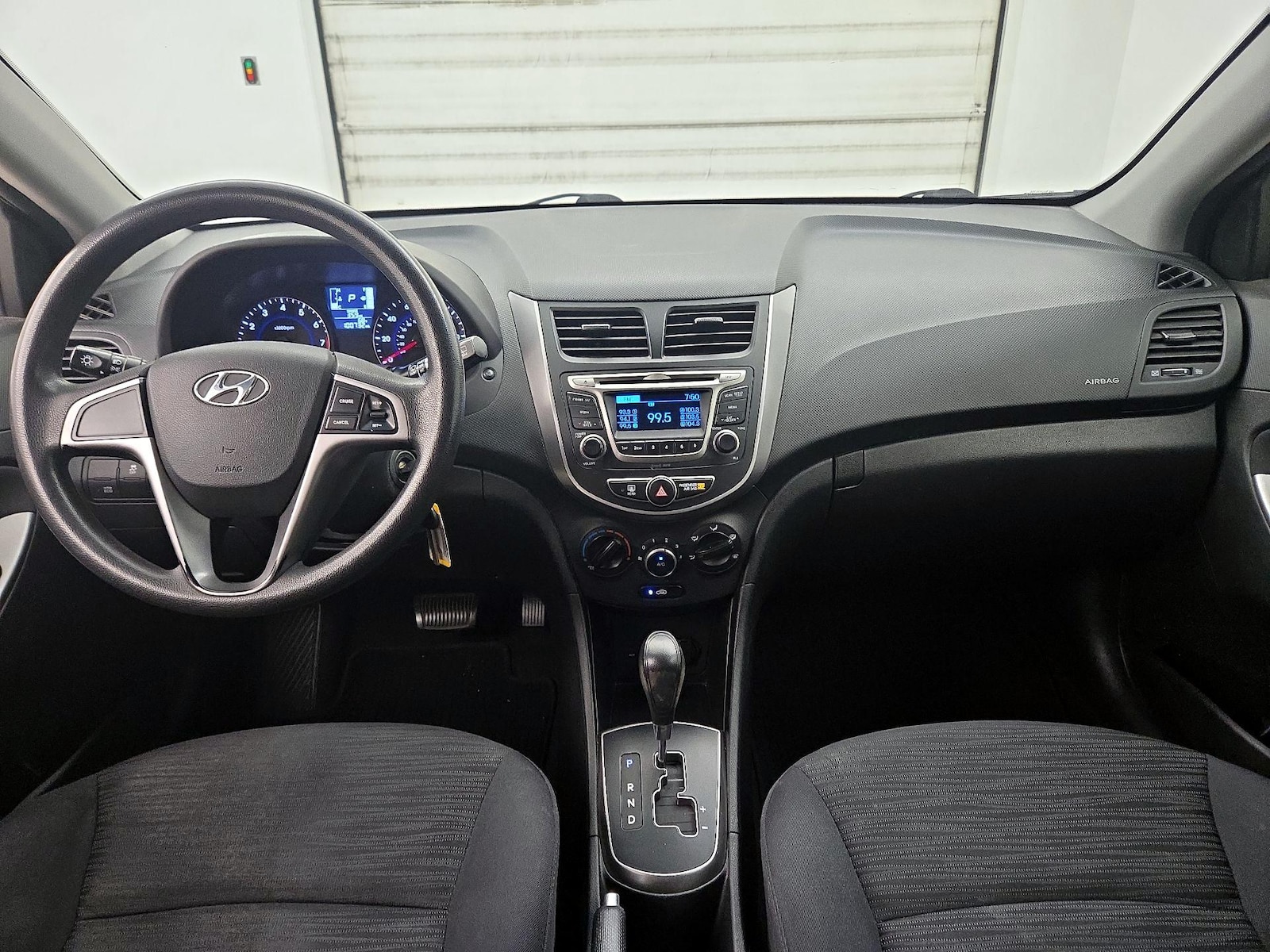 2016 Hyundai Accent SE - Photo 10