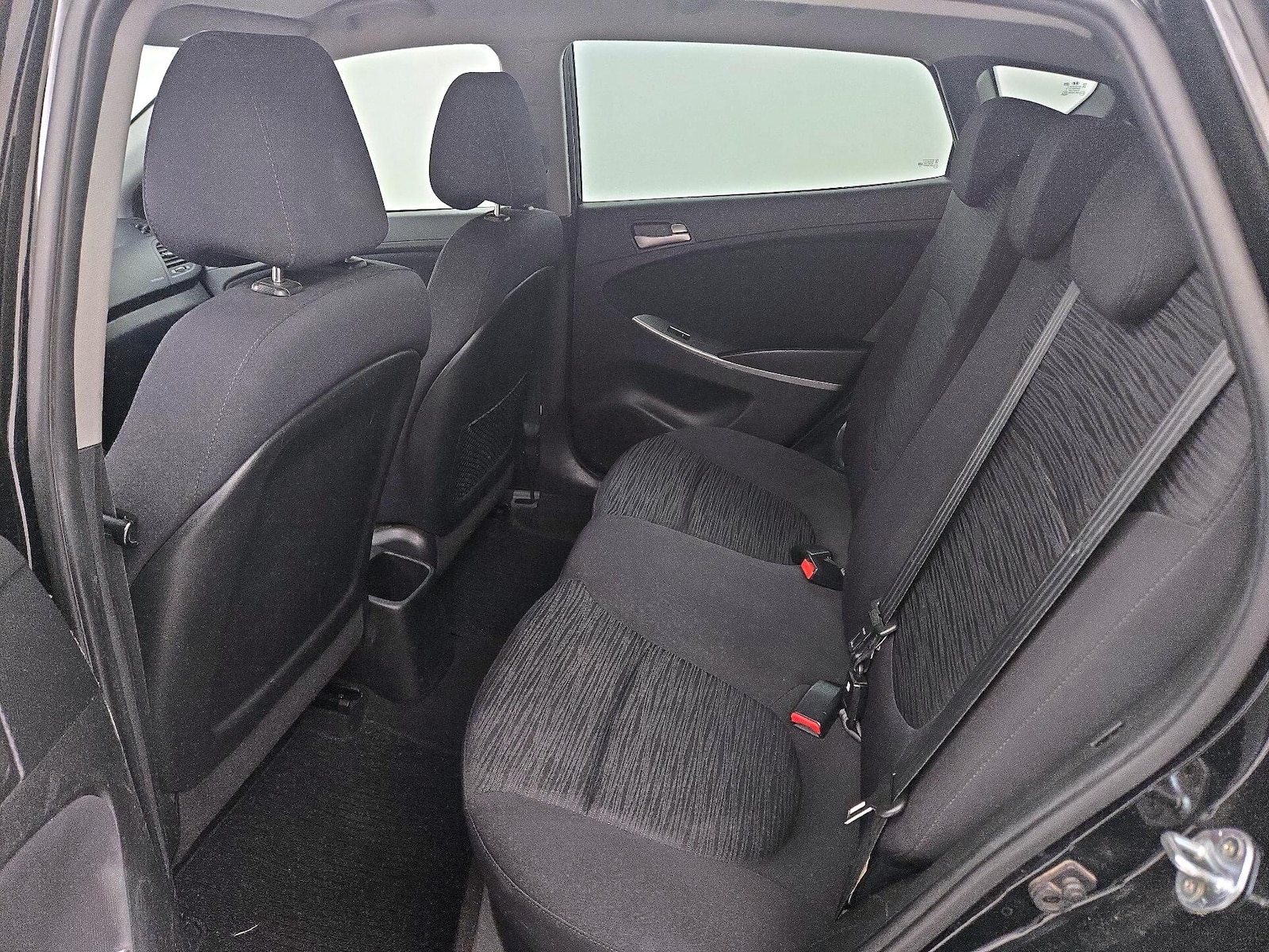 2016 Hyundai Accent SE - Photo 19