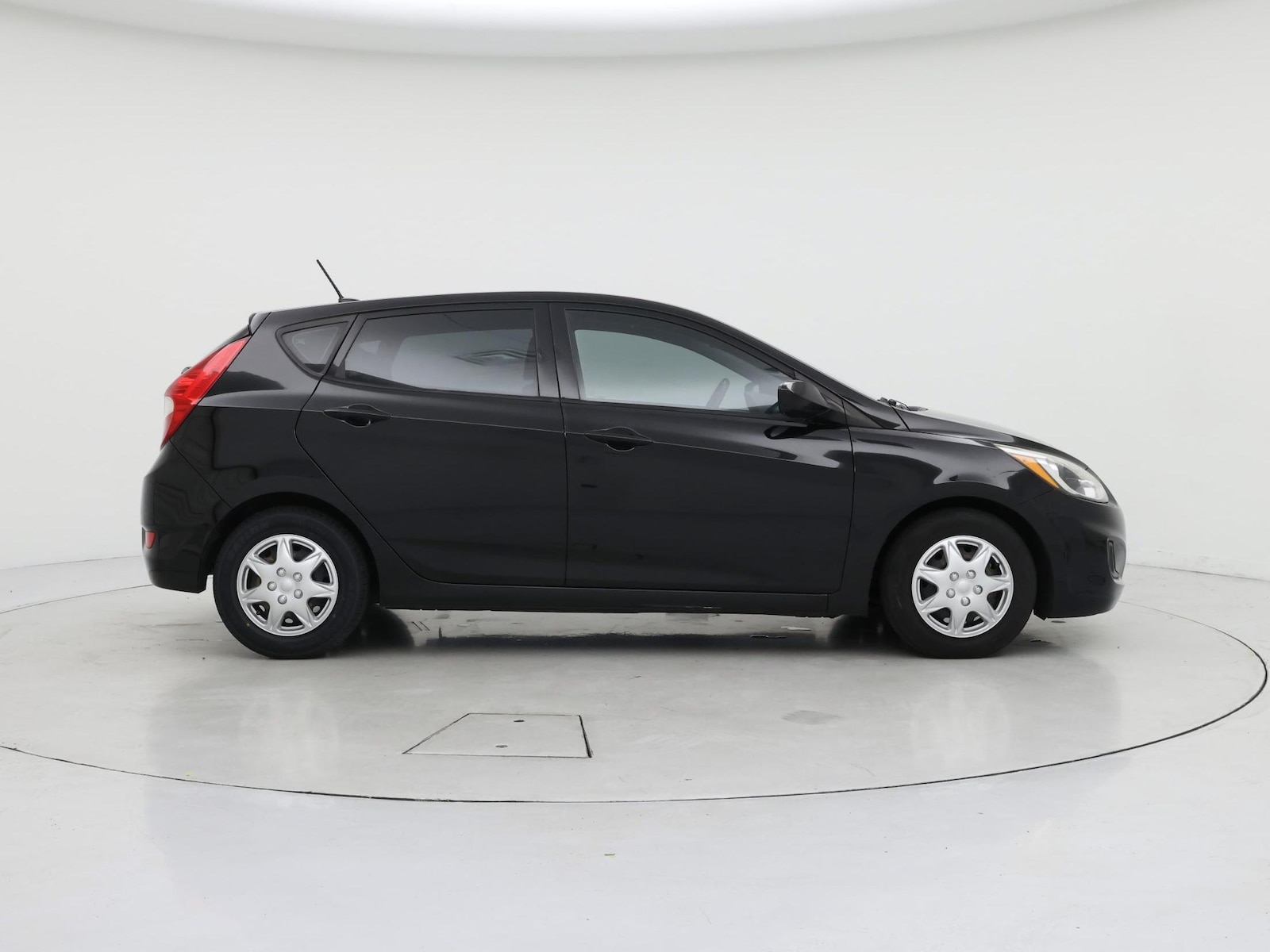 2016 Hyundai Accent SE - Photo 8