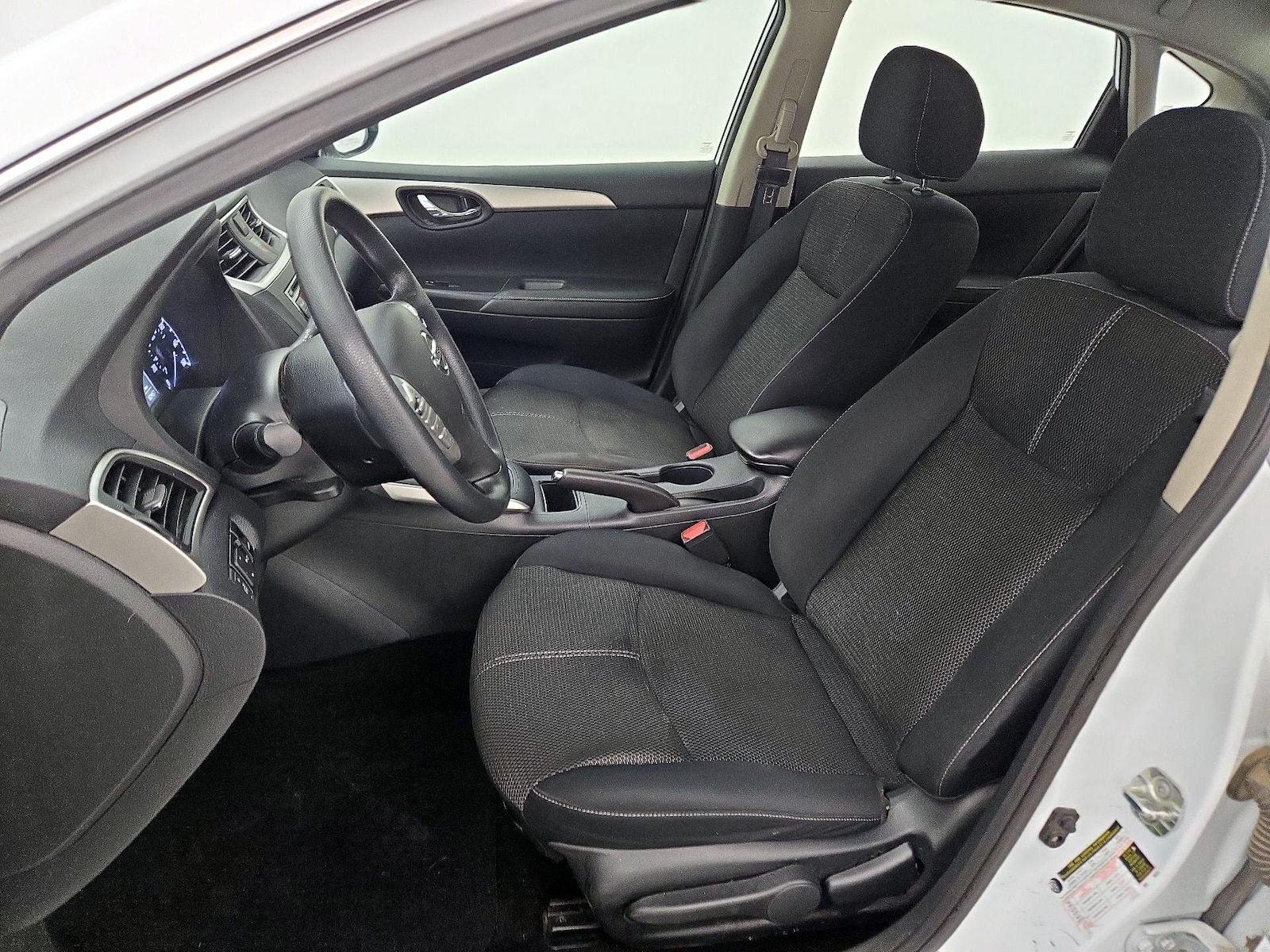 2017 Nissan Sentra S - Photo 12