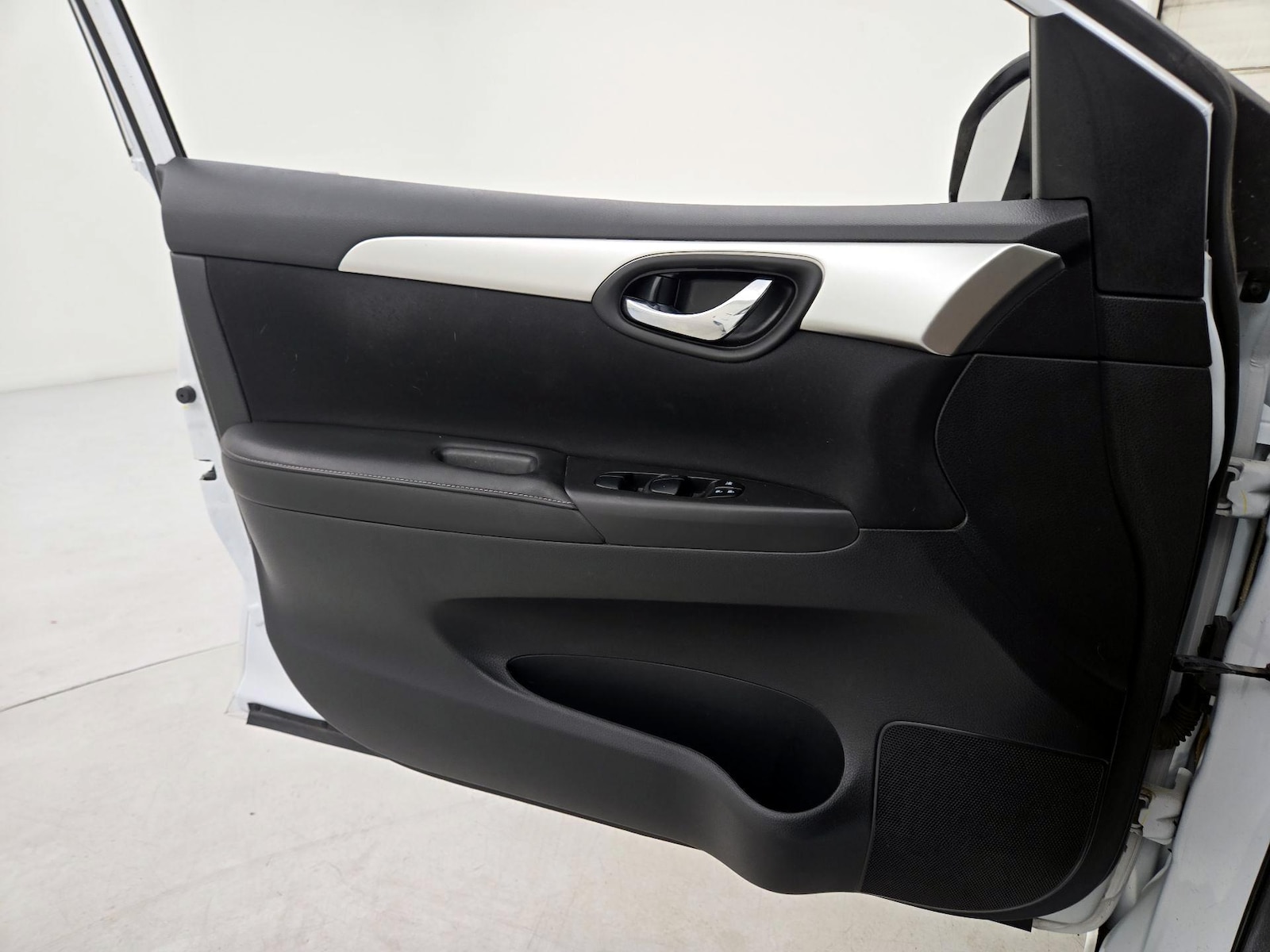 2017 Nissan Sentra S - Photo 13