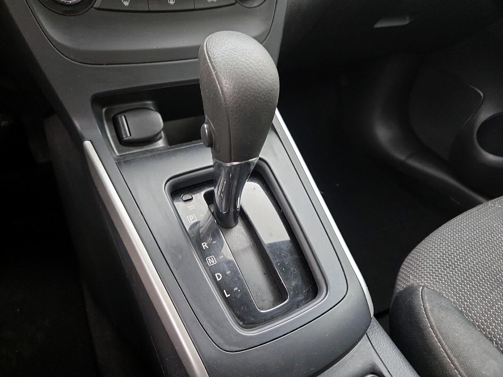 2017 Nissan Sentra S - Photo 17