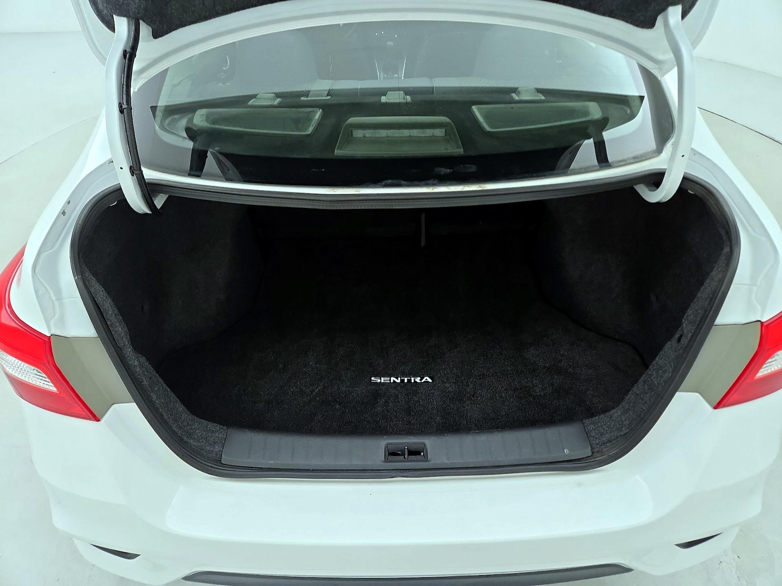 2017 Nissan Sentra S - Photo 20