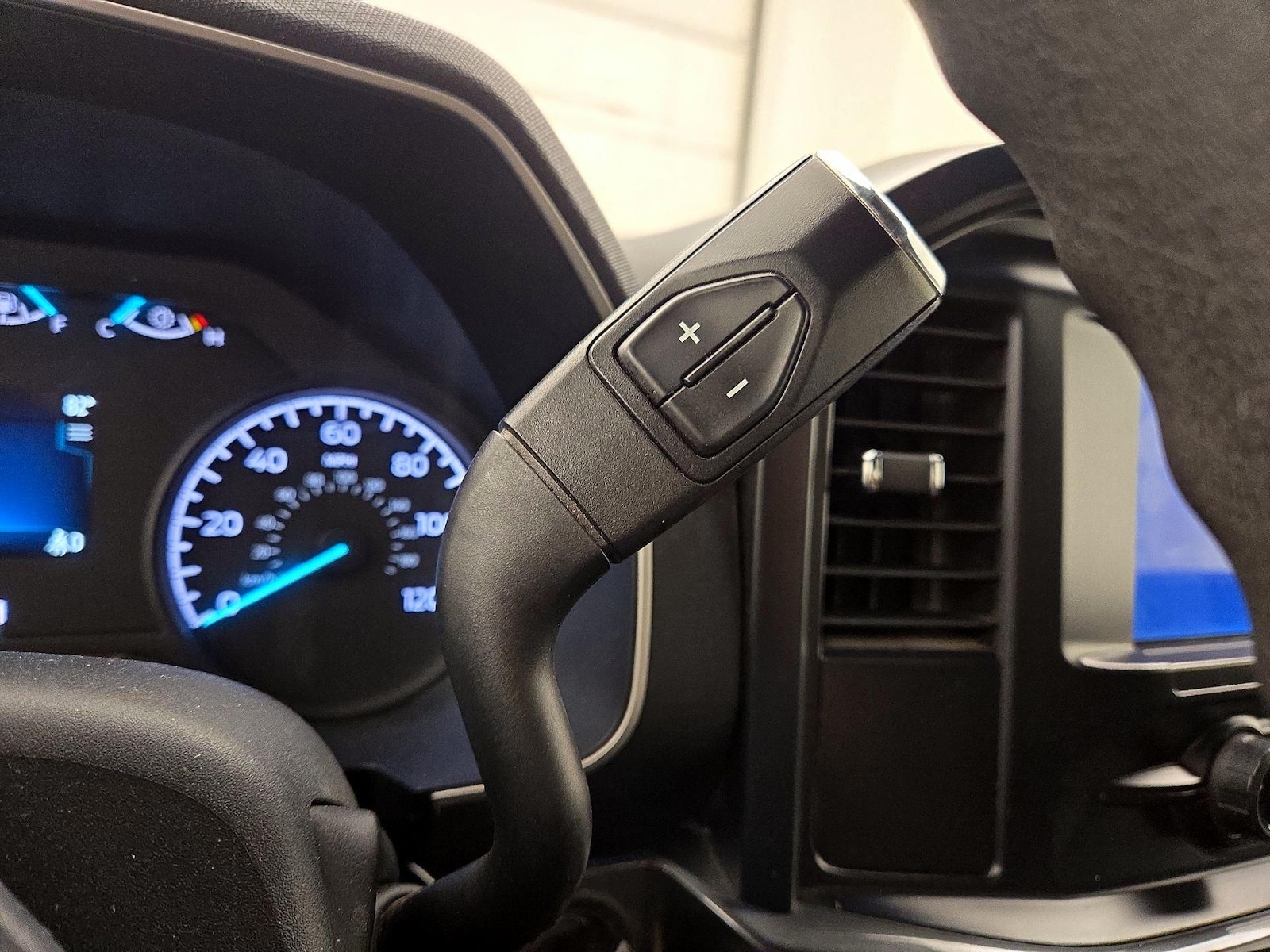 2022 Ford F-150 XL - Photo 18