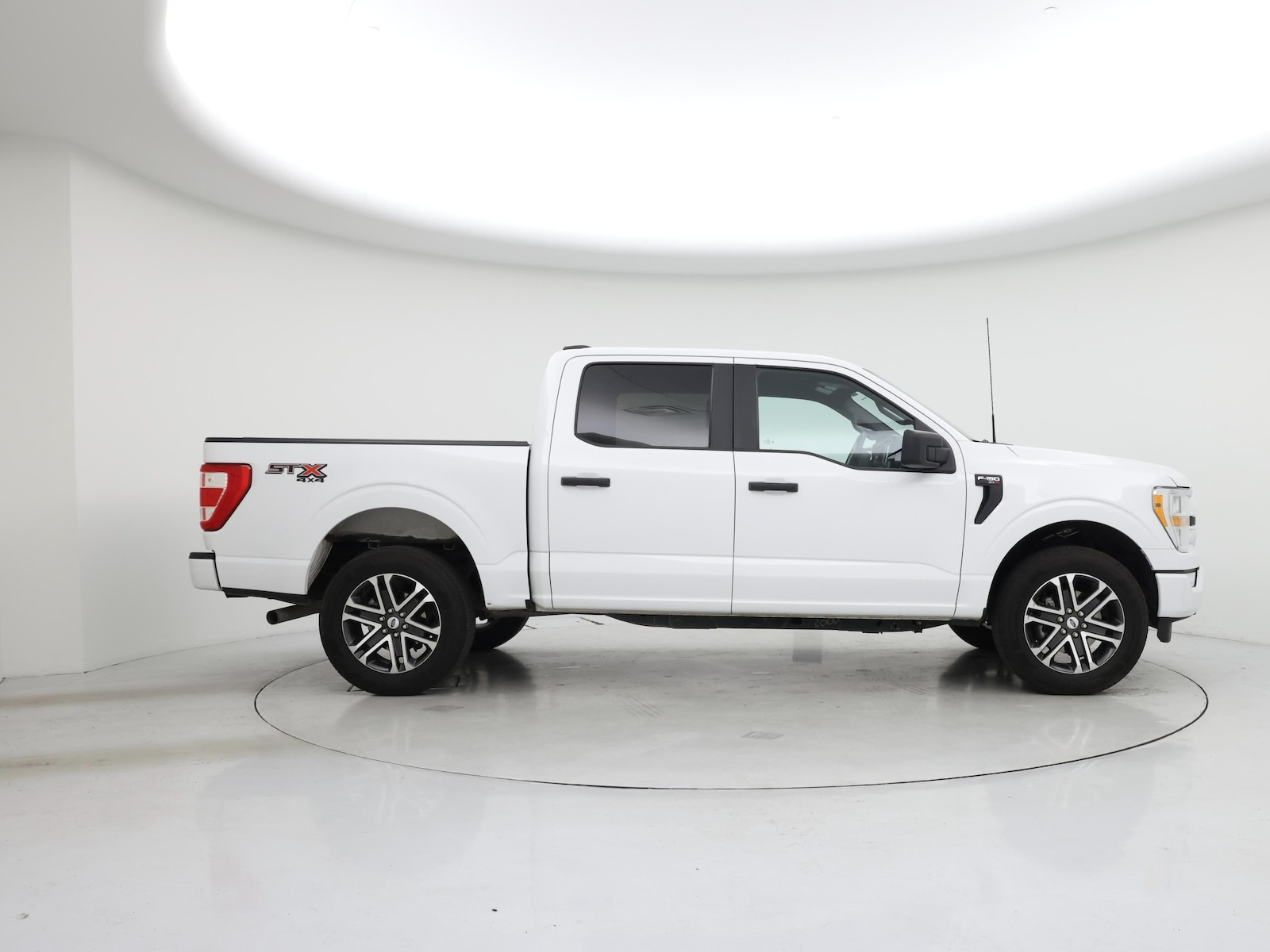 2022 Ford F-150 XL - Photo 8