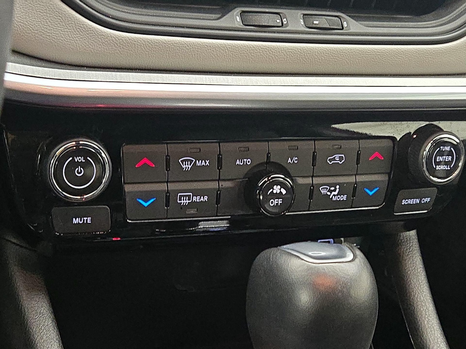 2025 Jeep Compass Limited - Photo 17