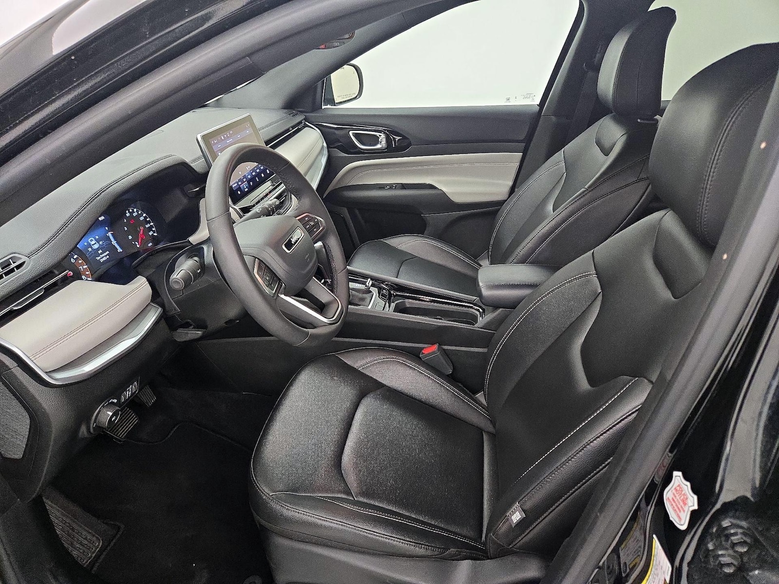 2025 Jeep Compass Limited - Photo 12