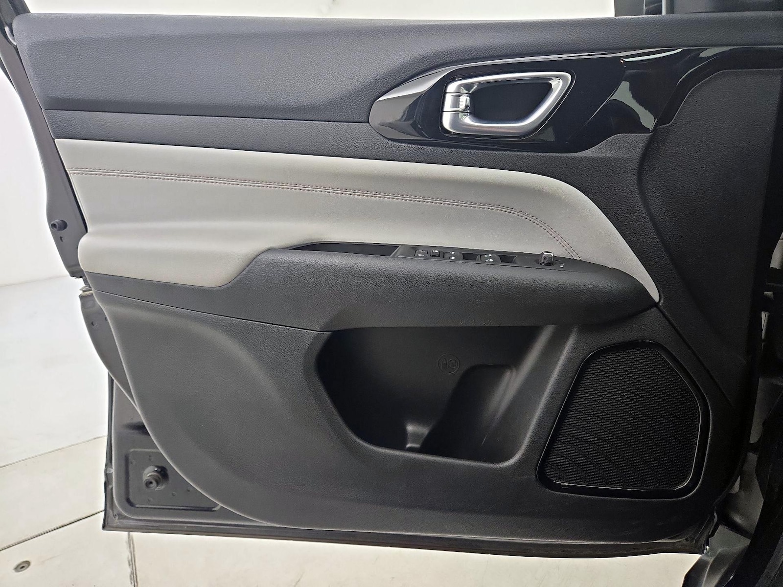 2025 Jeep Compass Limited - Photo 13