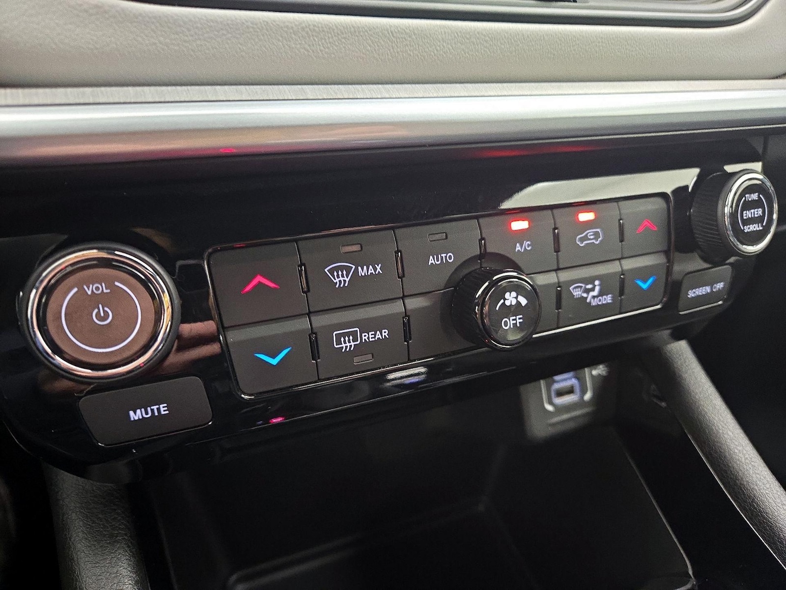 2025 Jeep Compass Limited - Photo 17