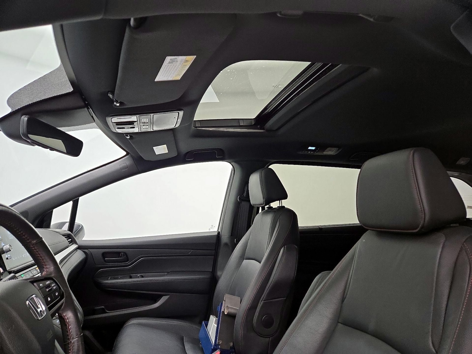 Sunroof(s) & Overhead Airbags