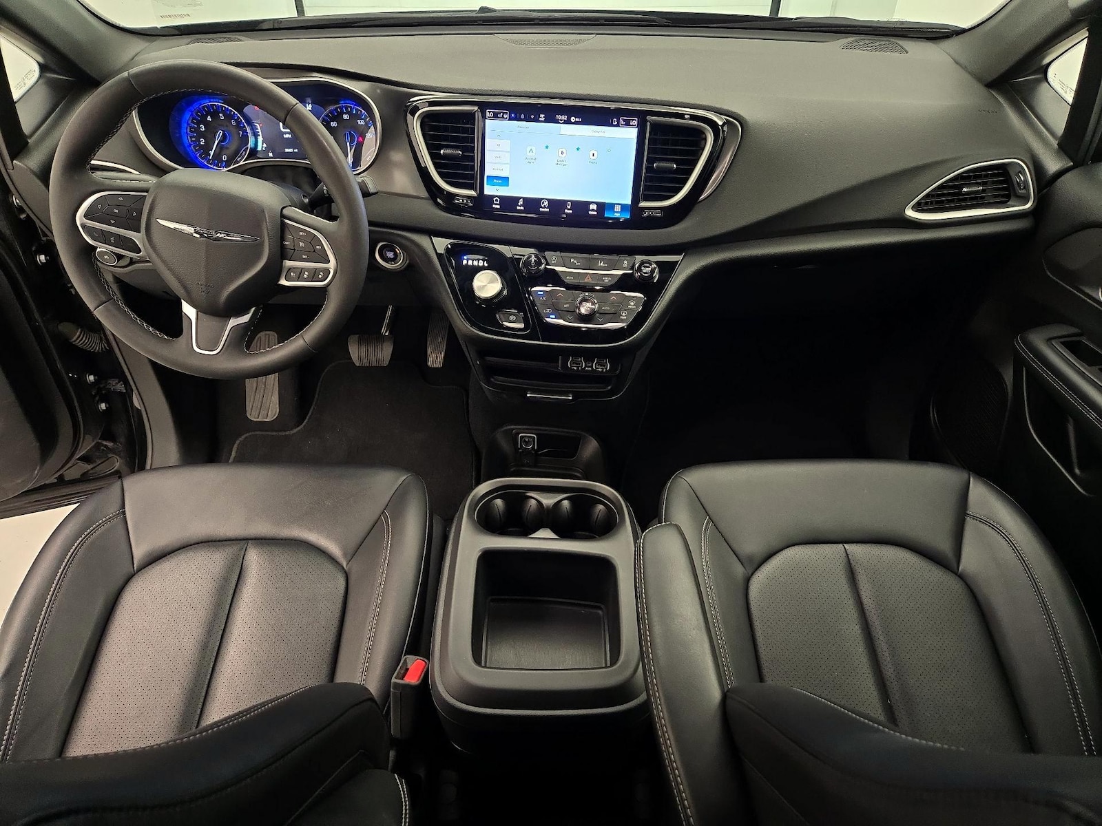 2025 Chrysler Pacifica Select - Photo 10