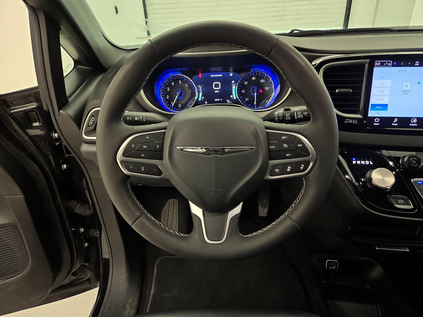 2025 Chrysler Pacifica Select - Photo 11