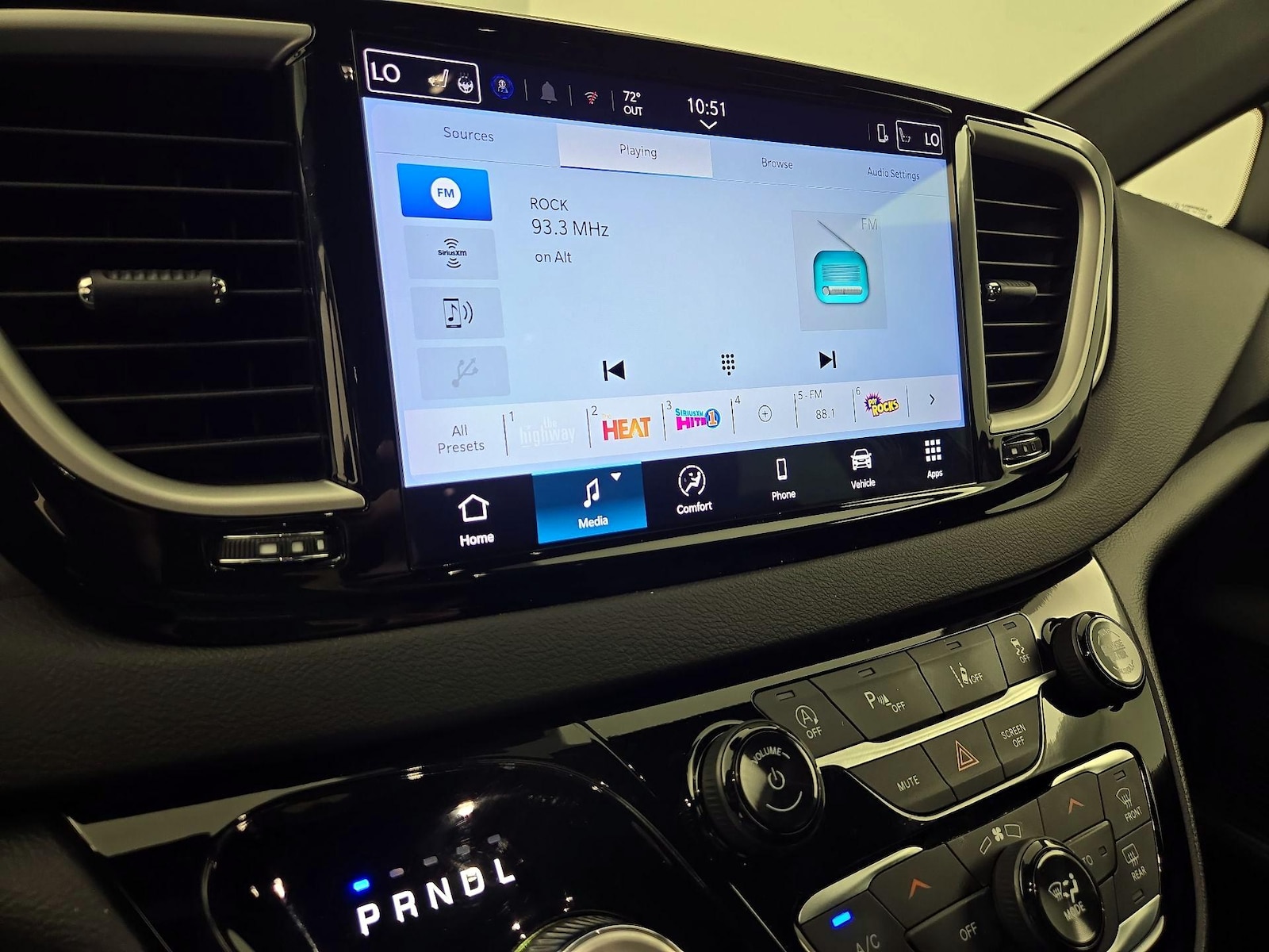 2025 Chrysler Pacifica Select - Photo 16