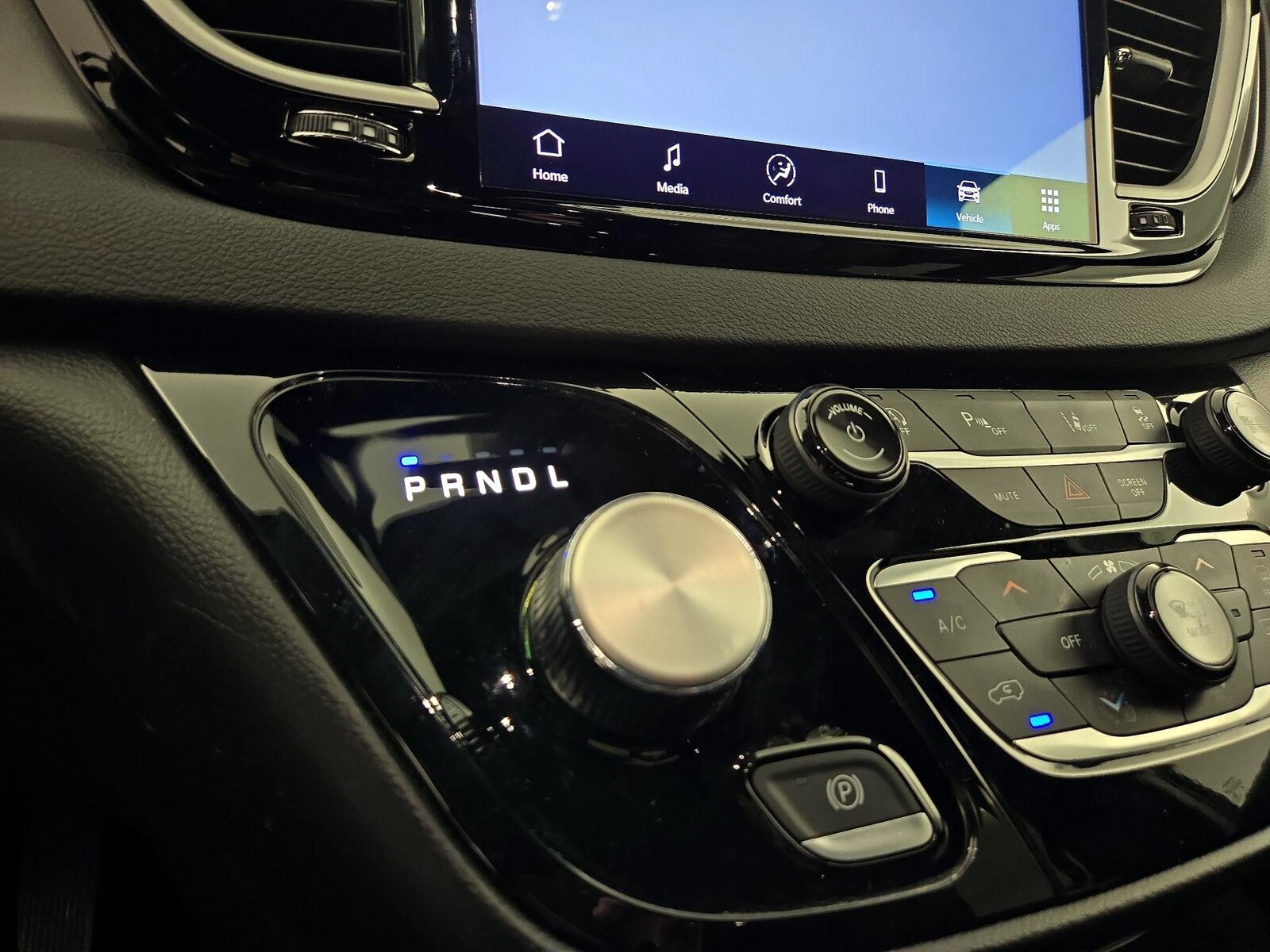 2025 Chrysler Pacifica Select - Photo 18