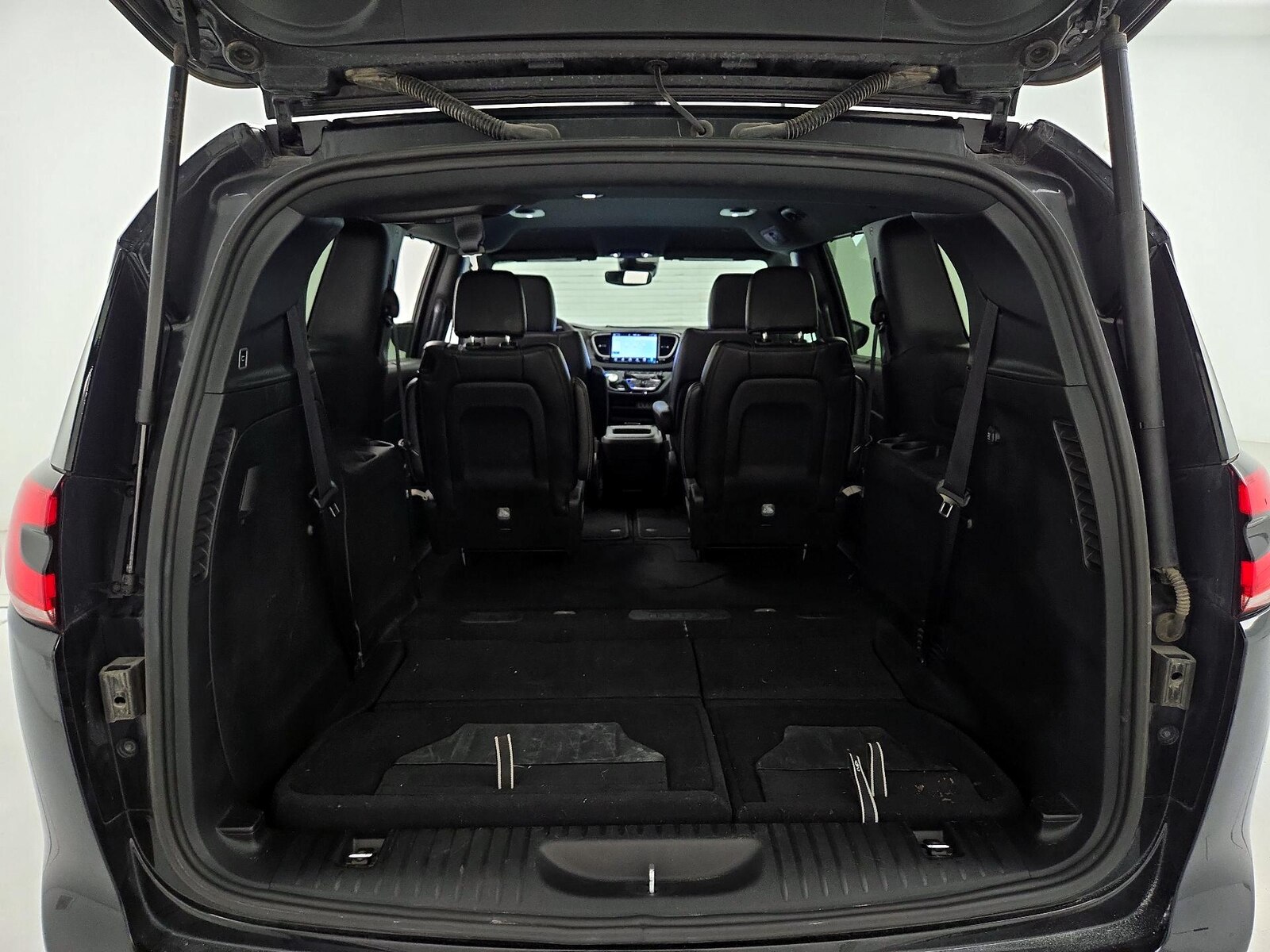 2025 Chrysler Pacifica Select - Photo 23