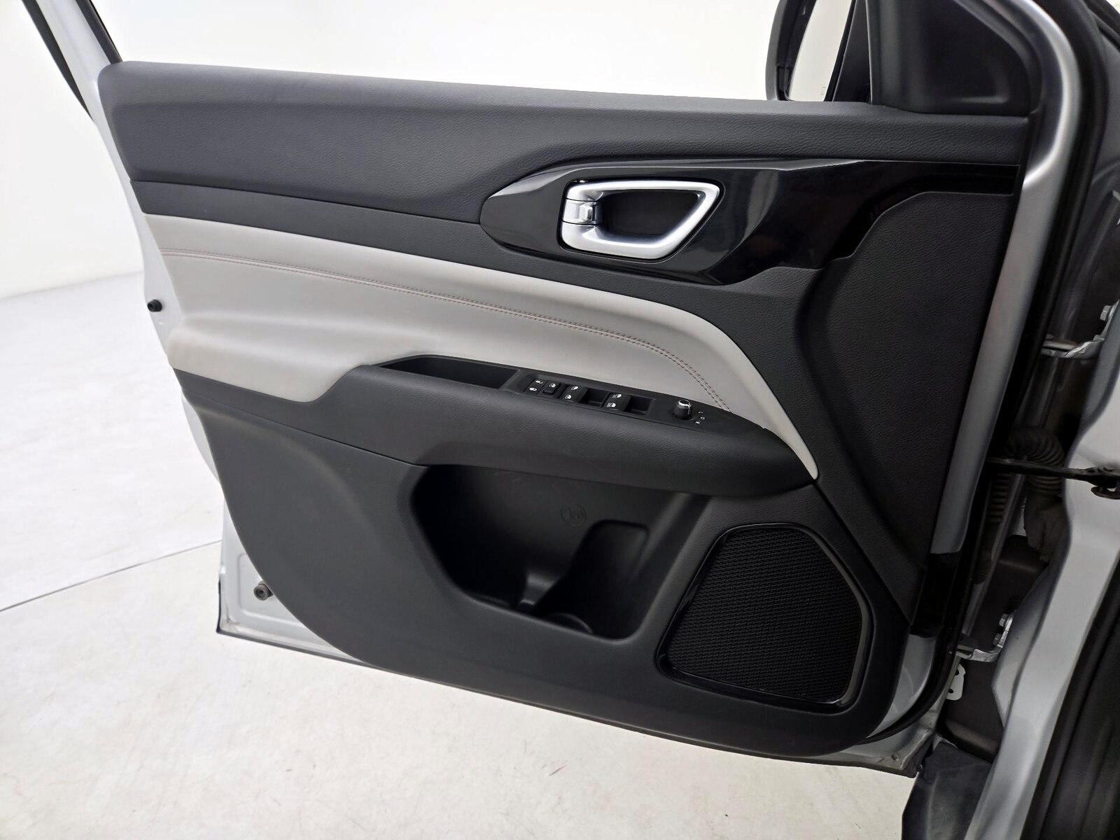2025 Jeep Compass Limited - Photo 13