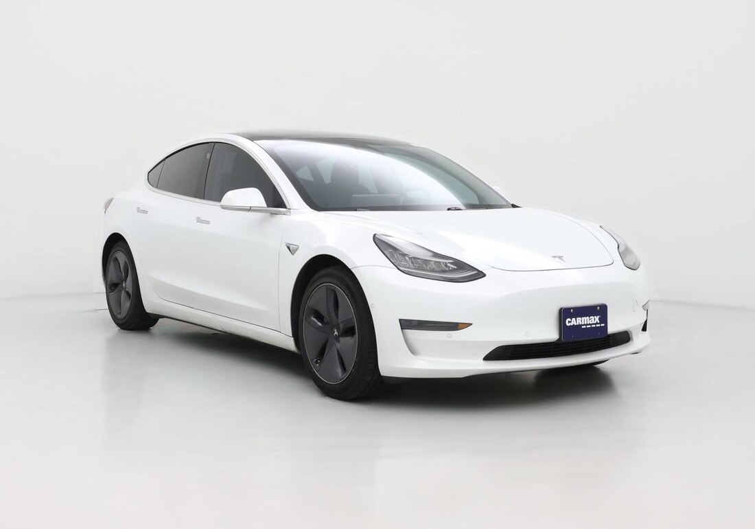 2020 Tesla Model 3 Standard Range Plus in White — CarMax photo