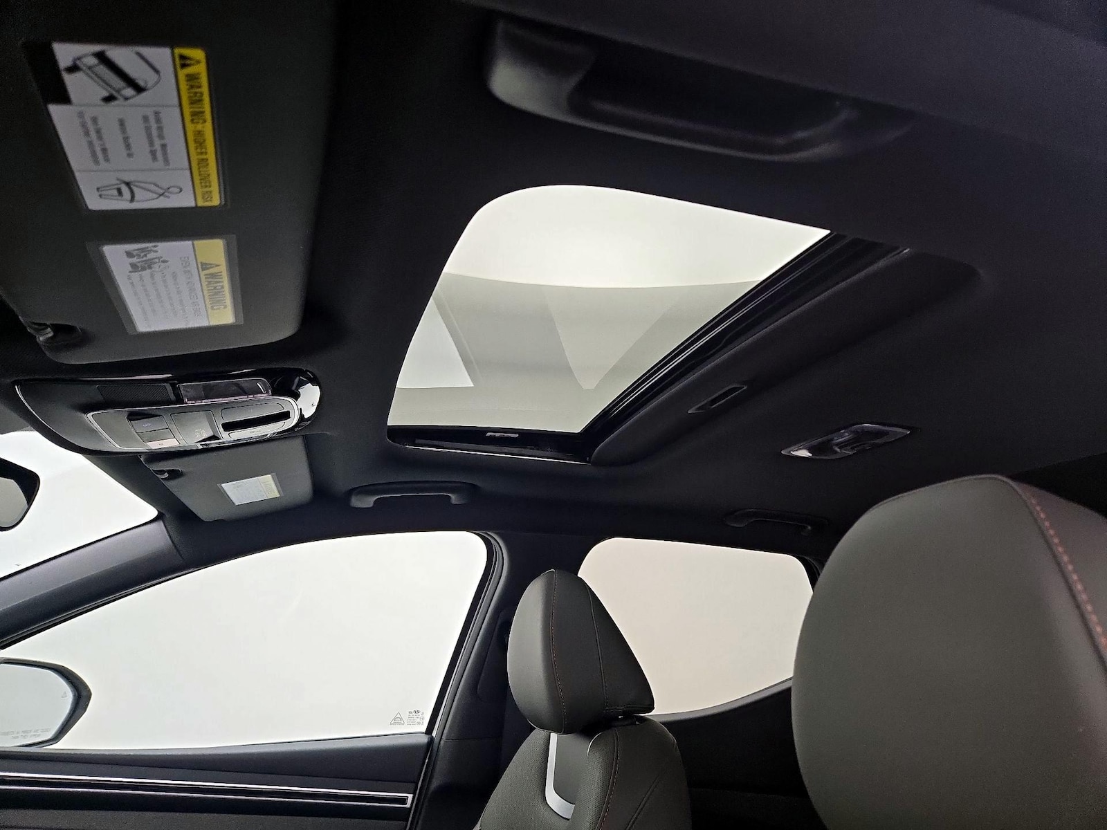 Sunroof(s) & Overhead Airbags