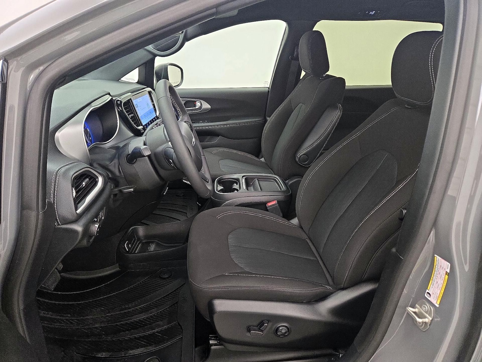 2023 Chrysler Pacifica Touring - Photo 12
